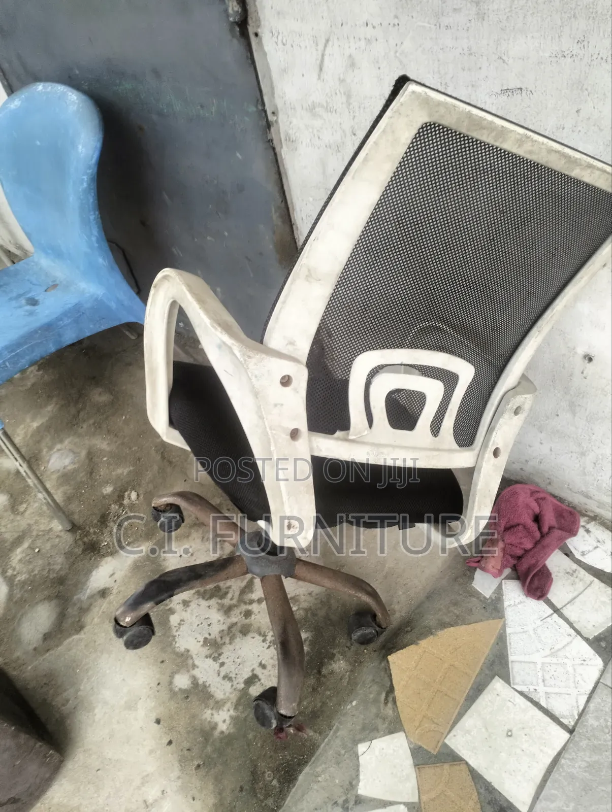 We Repair Office Chairs and Table for People