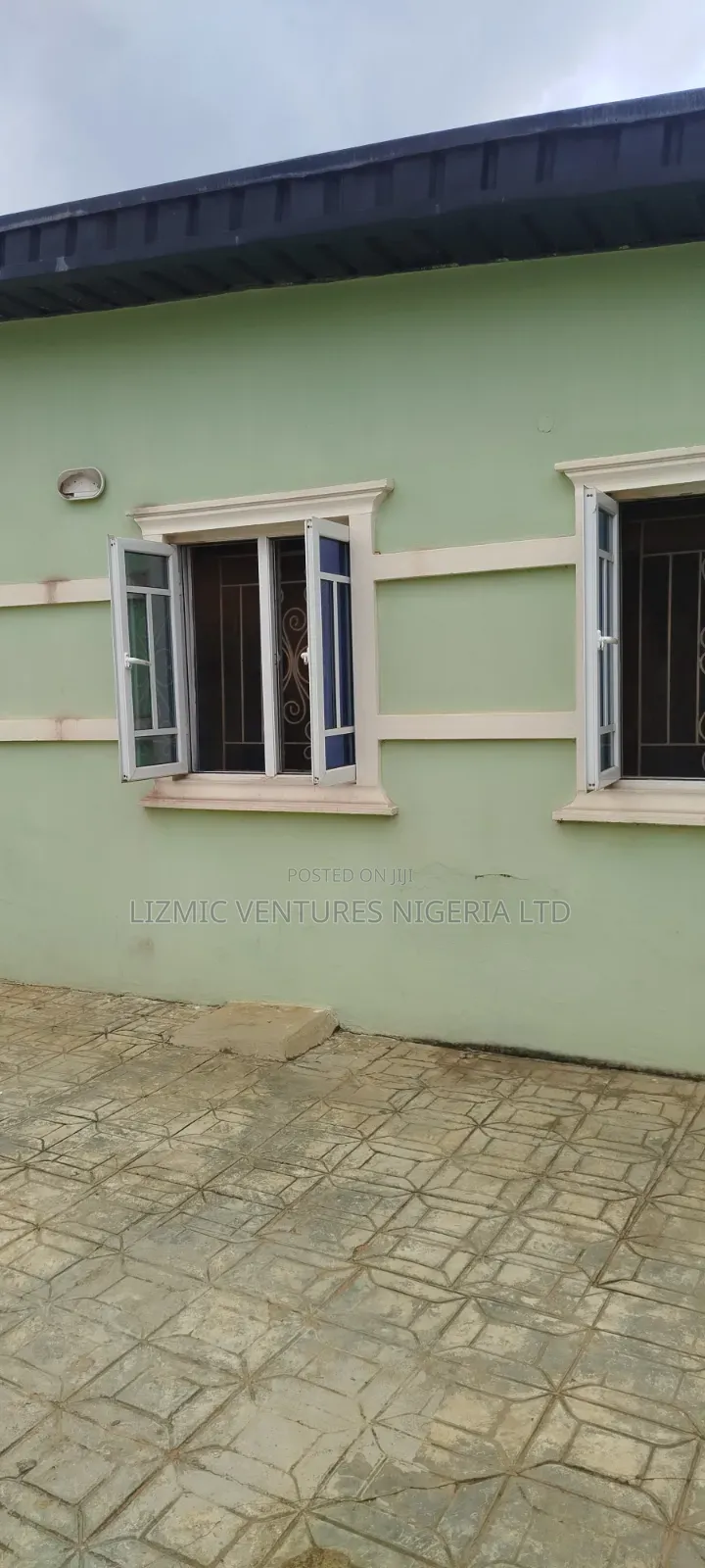 3bdrm Bungalow in Isuti Rd, Ikotun / Ikotun/Igando for sale