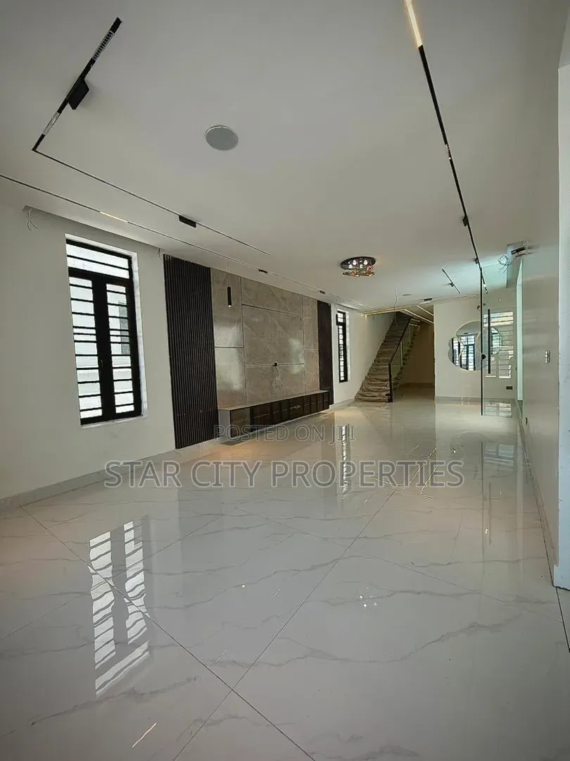 5bdrm Duplex in Admiralty Way, Lekki Phase 1 for sale