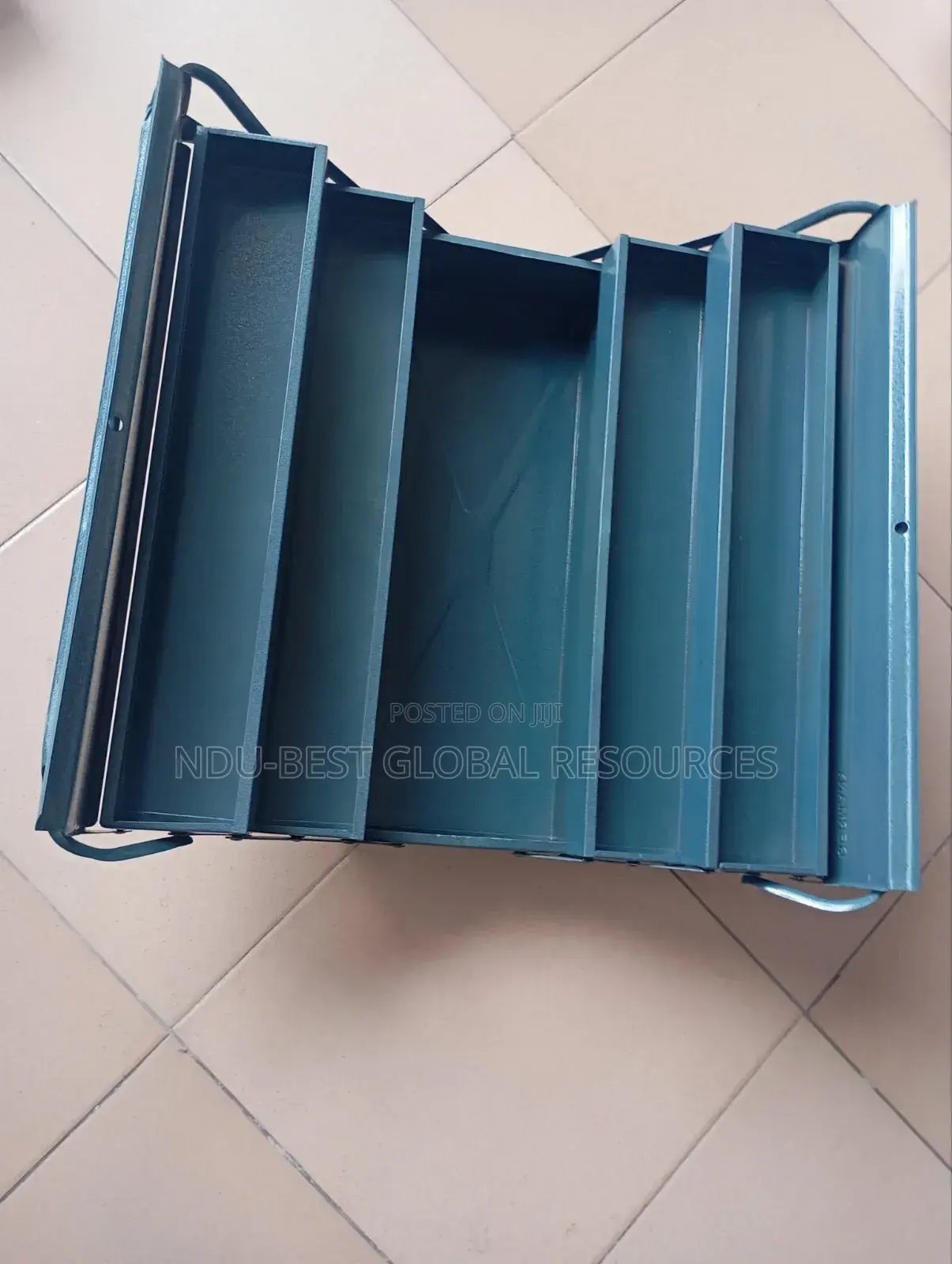 Empty 5-Tray Cantilever Metal Toolbox