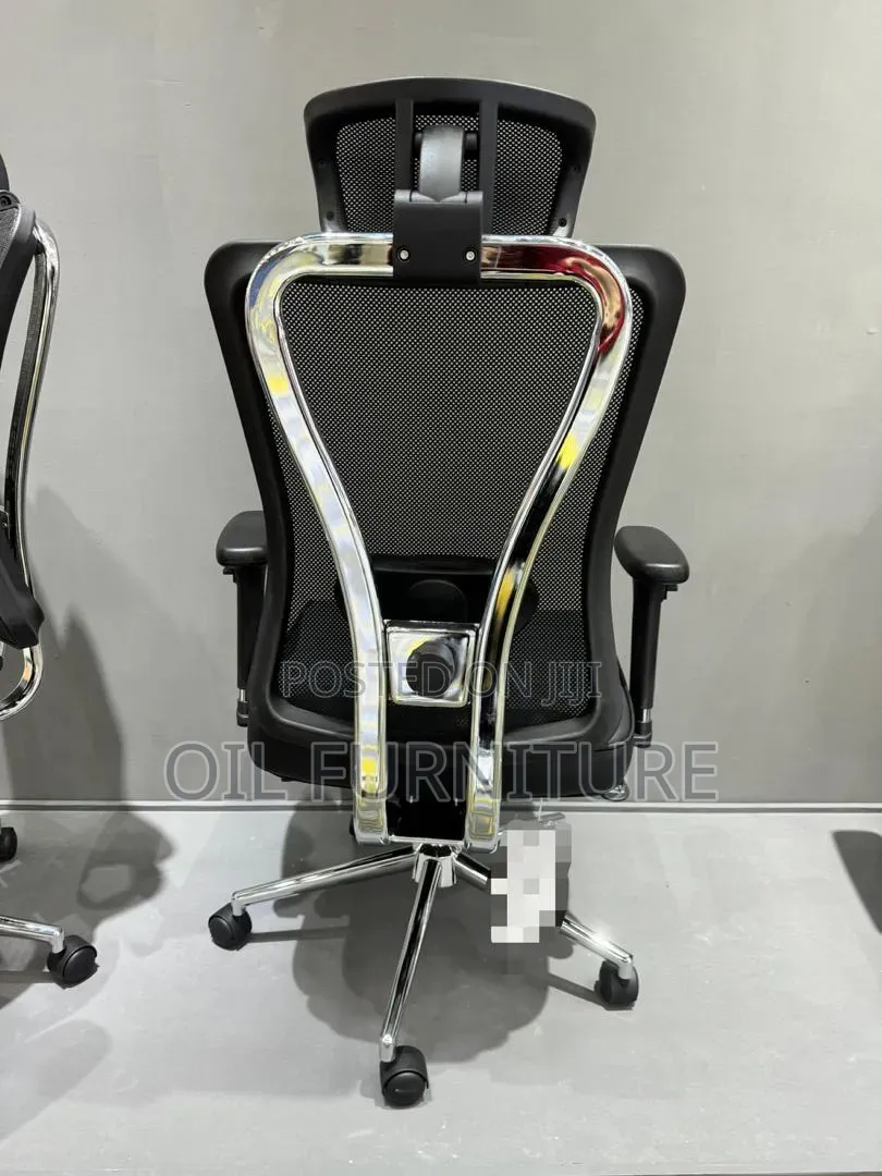 Ergonomic High-Back Mesh Office Chair With Headrest and Lumbarsupport