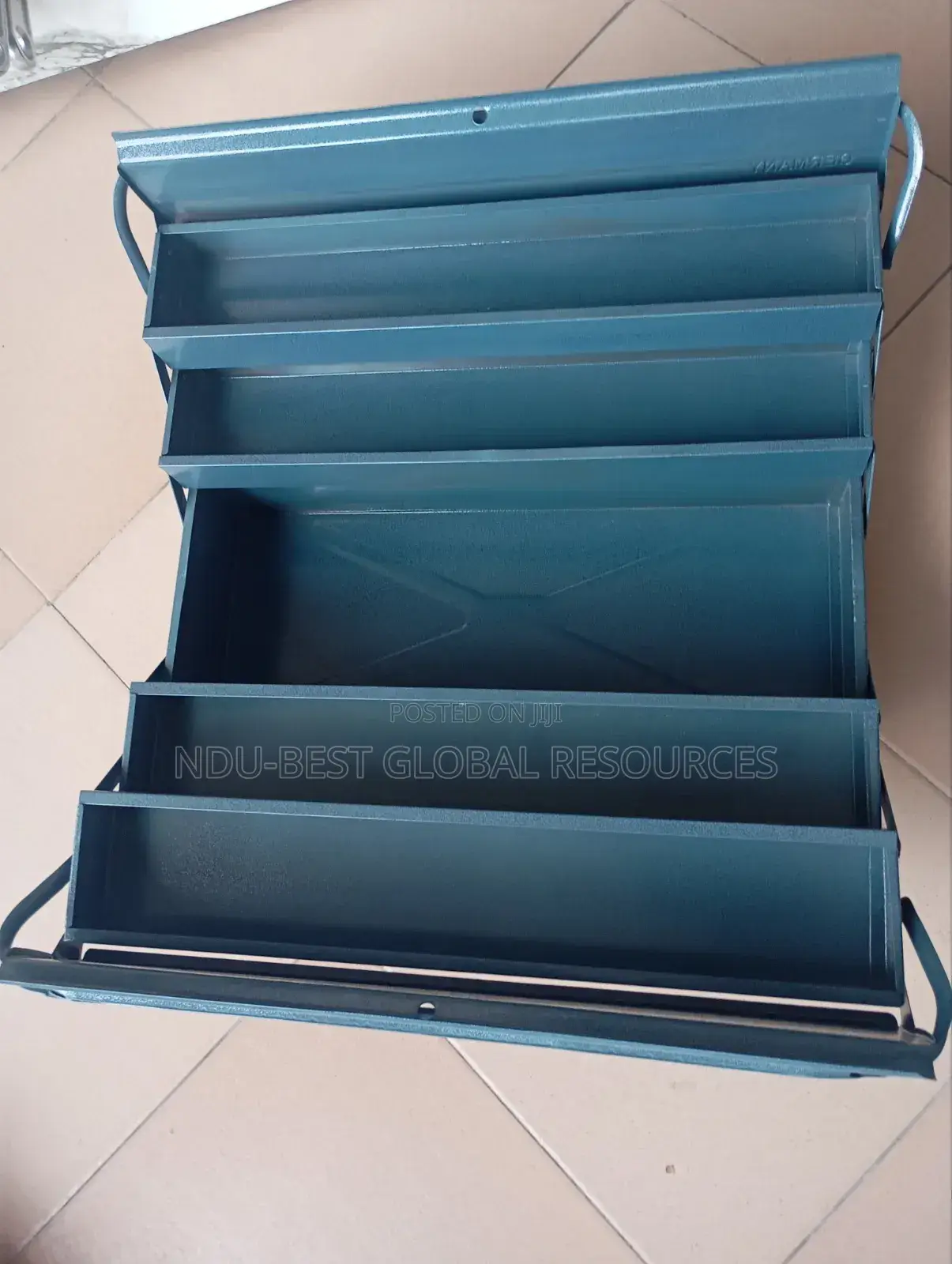Empty 5-Tray Cantilever Metal Toolbox