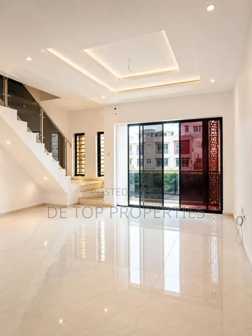 3bdrm Duplex in Lekki Consultation for rent