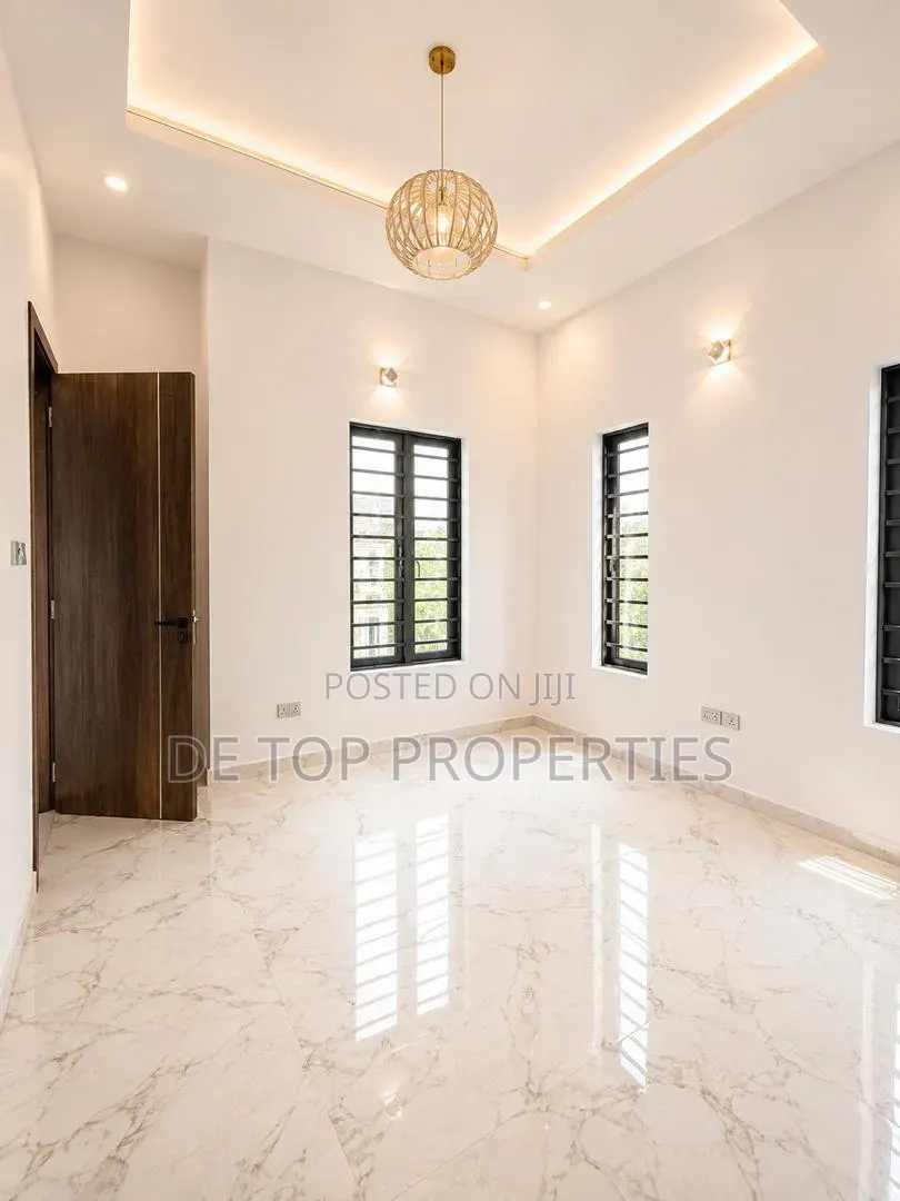 3bdrm Duplex in Lekki Consultation for rent