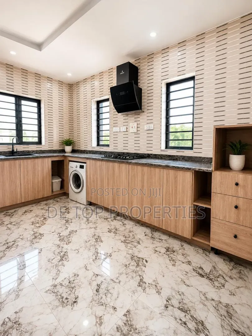 3bdrm Duplex in Lekki Consultation for rent