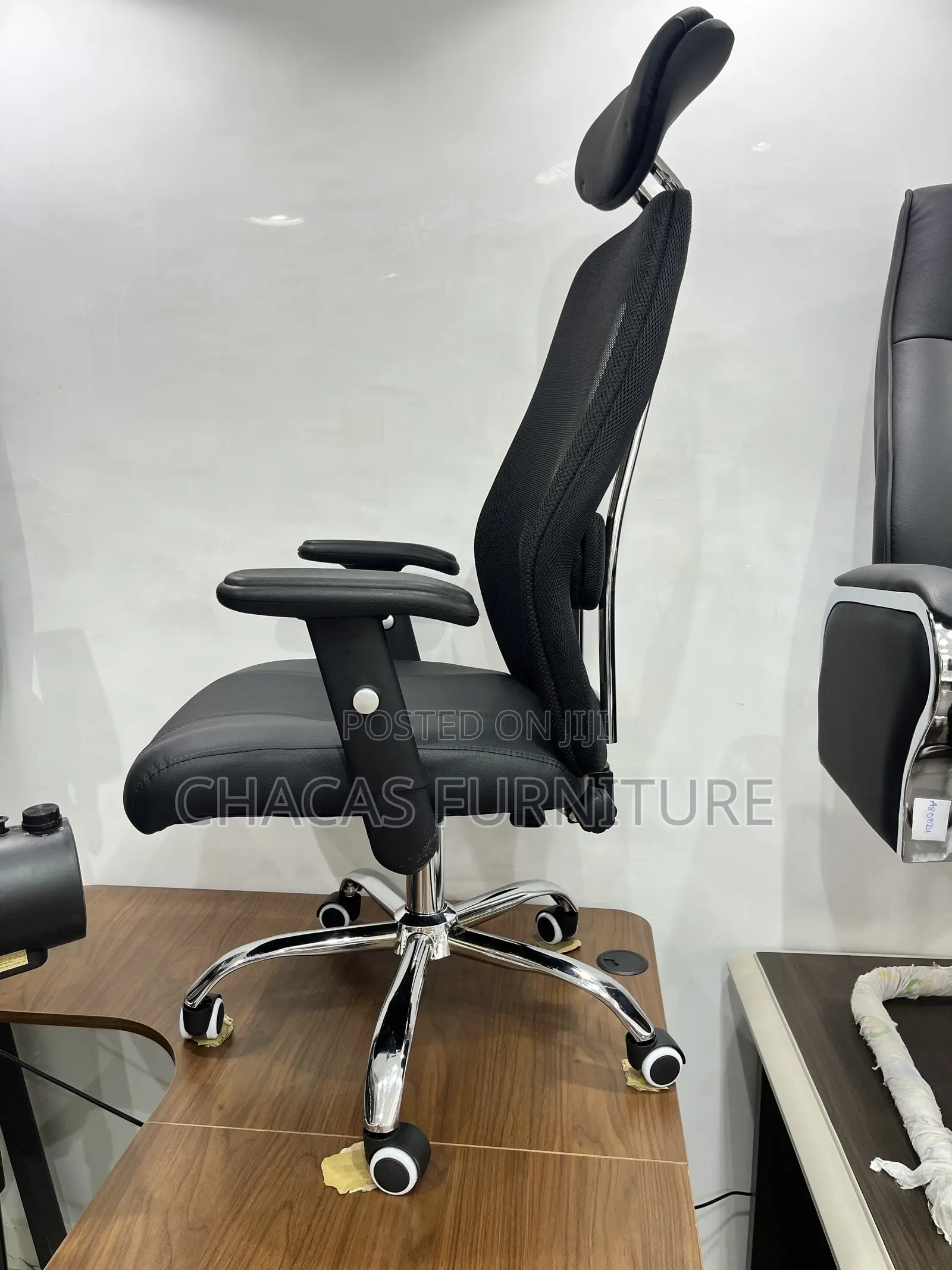 Executive High-Back Ergonomic Mesh Chair With Chrome Spine Support