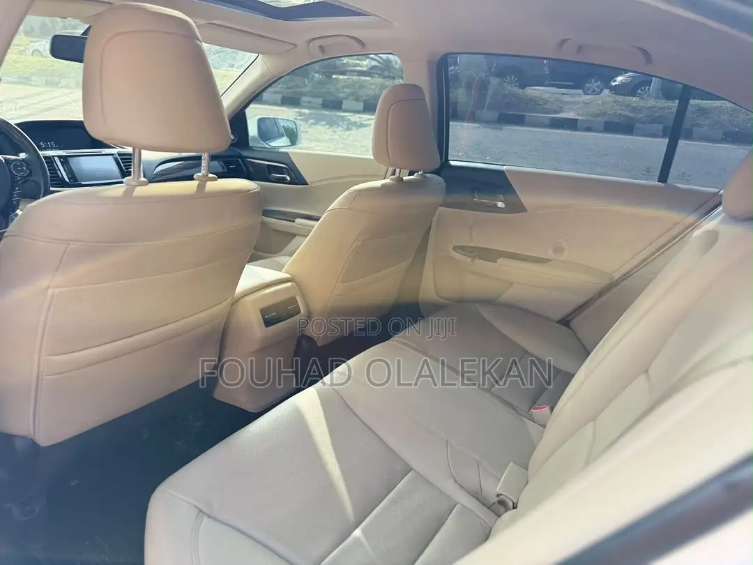 Honda Accord Touring 4dr Sedan FWD (3.5L 6cyl 6A) 2016 White
