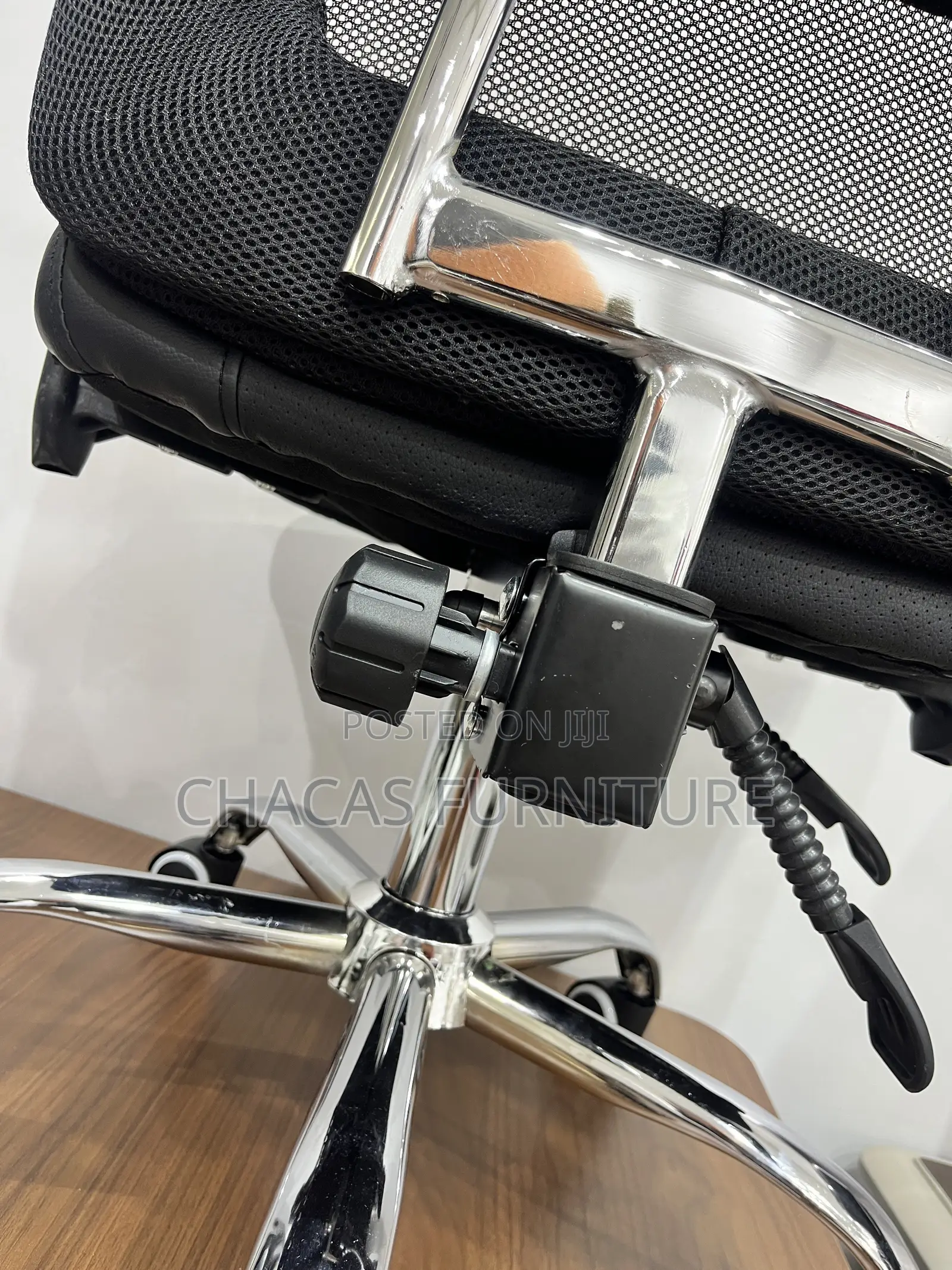Executive High-Back Ergonomic Mesh Chair With Chrome Spine Support
