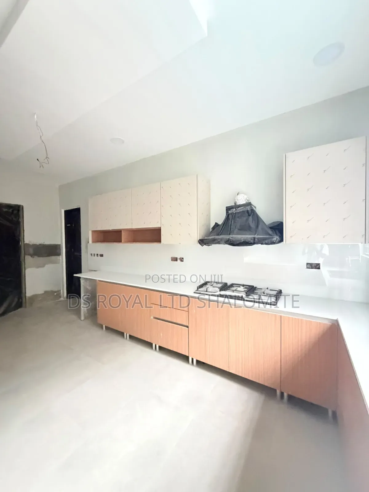 3bdrm Apartment in Lekki Phase 1 for sale