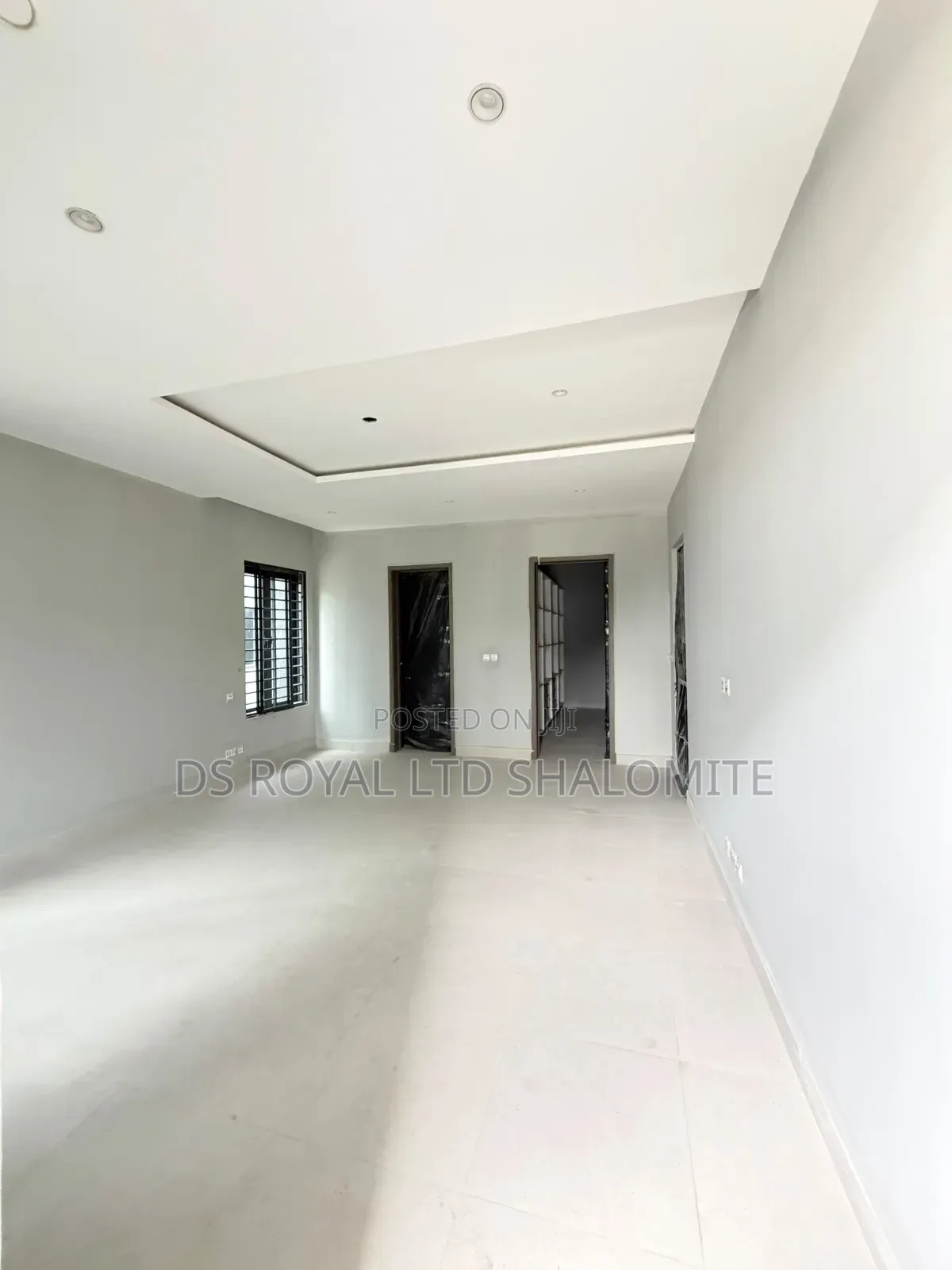 3bdrm Apartment in Lekki Phase 1 for sale