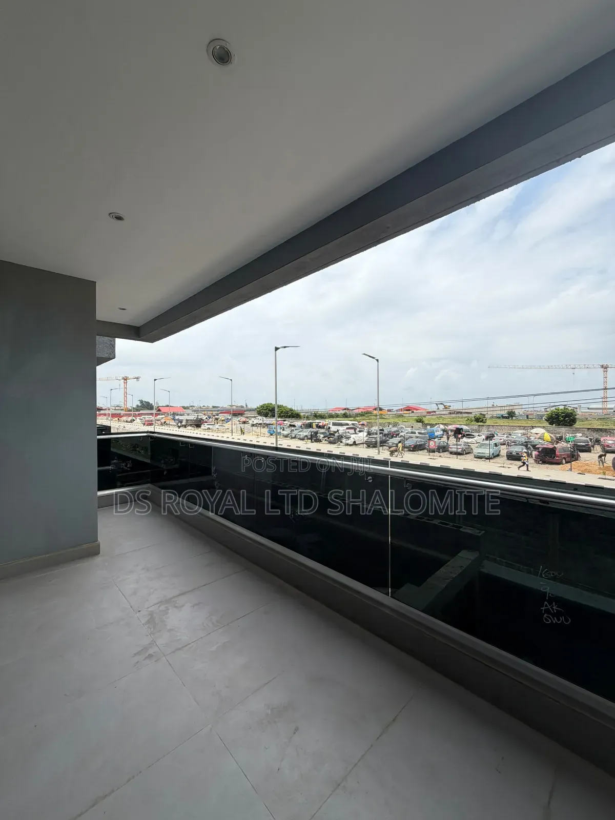 3bdrm Apartment in Lekki Phase 1 for sale