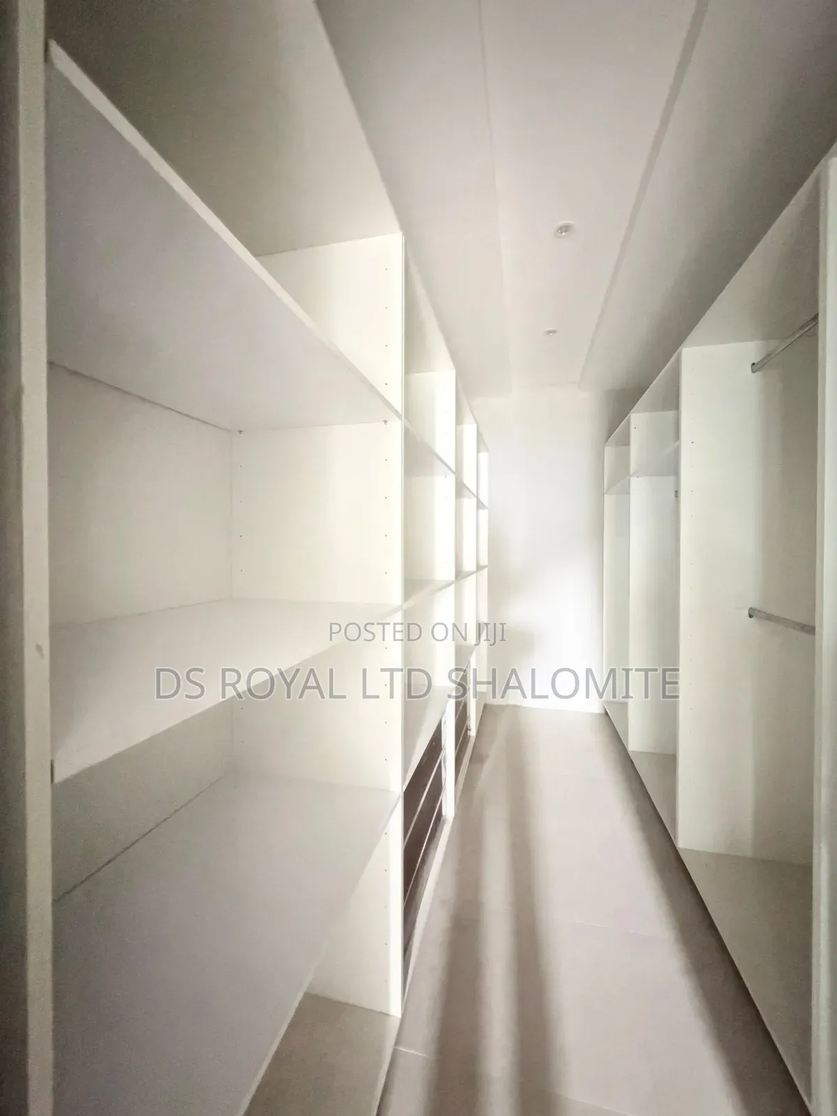 3bdrm Apartment in Lekki Phase 1 for sale