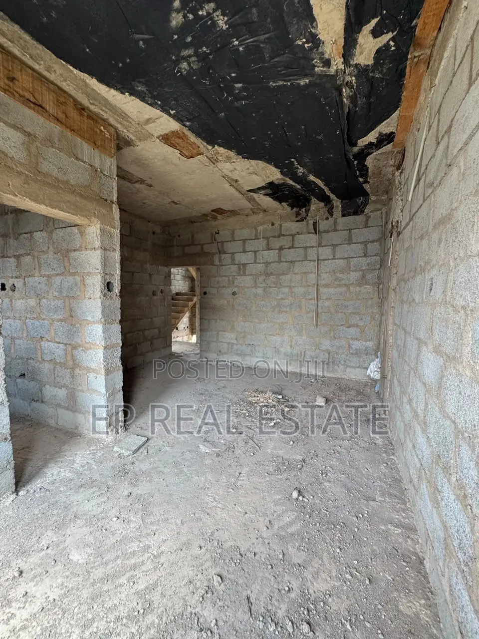 3bdrm Duplex in Idu for sale