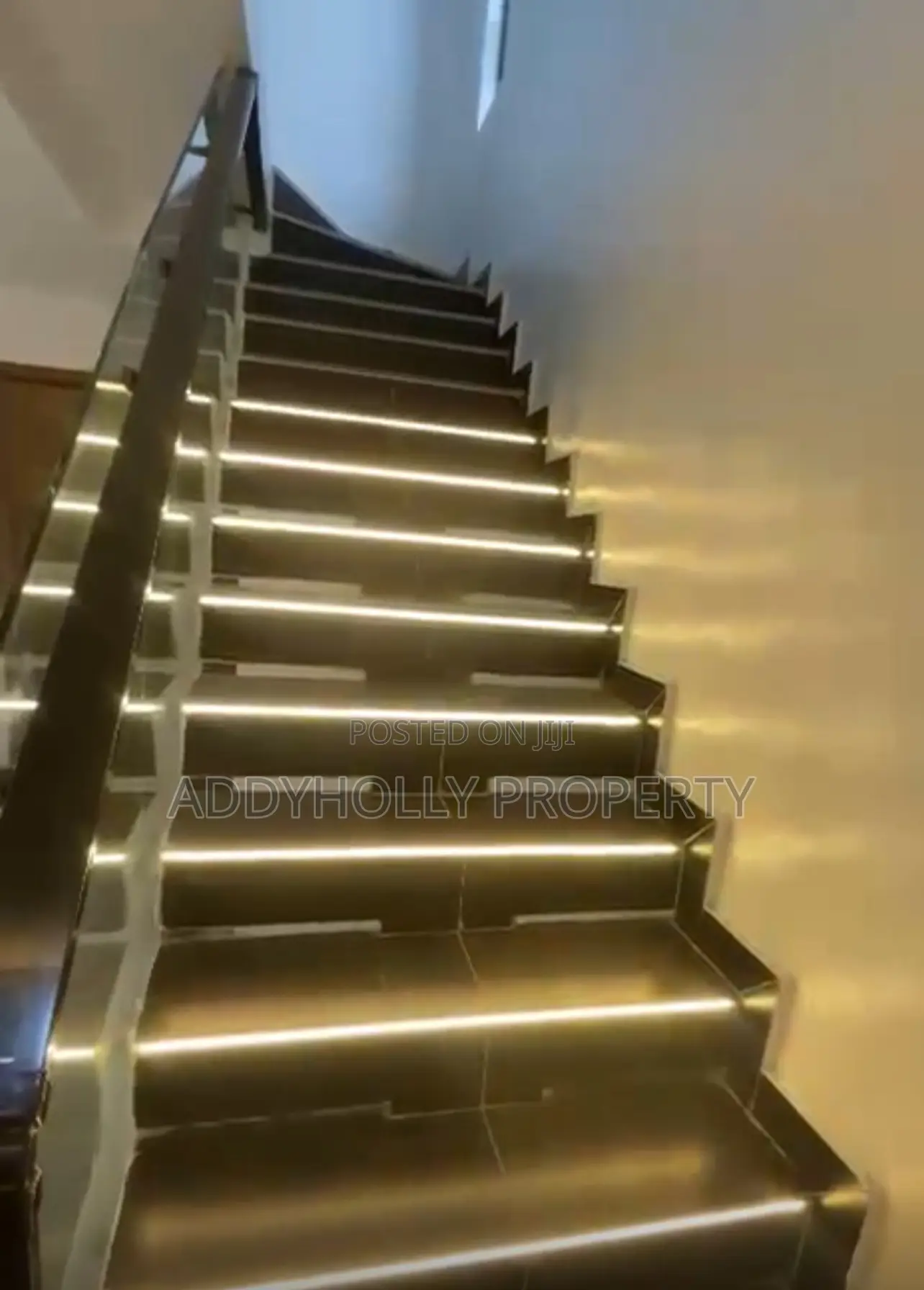 4bdrm Duplex in Ikota for sale