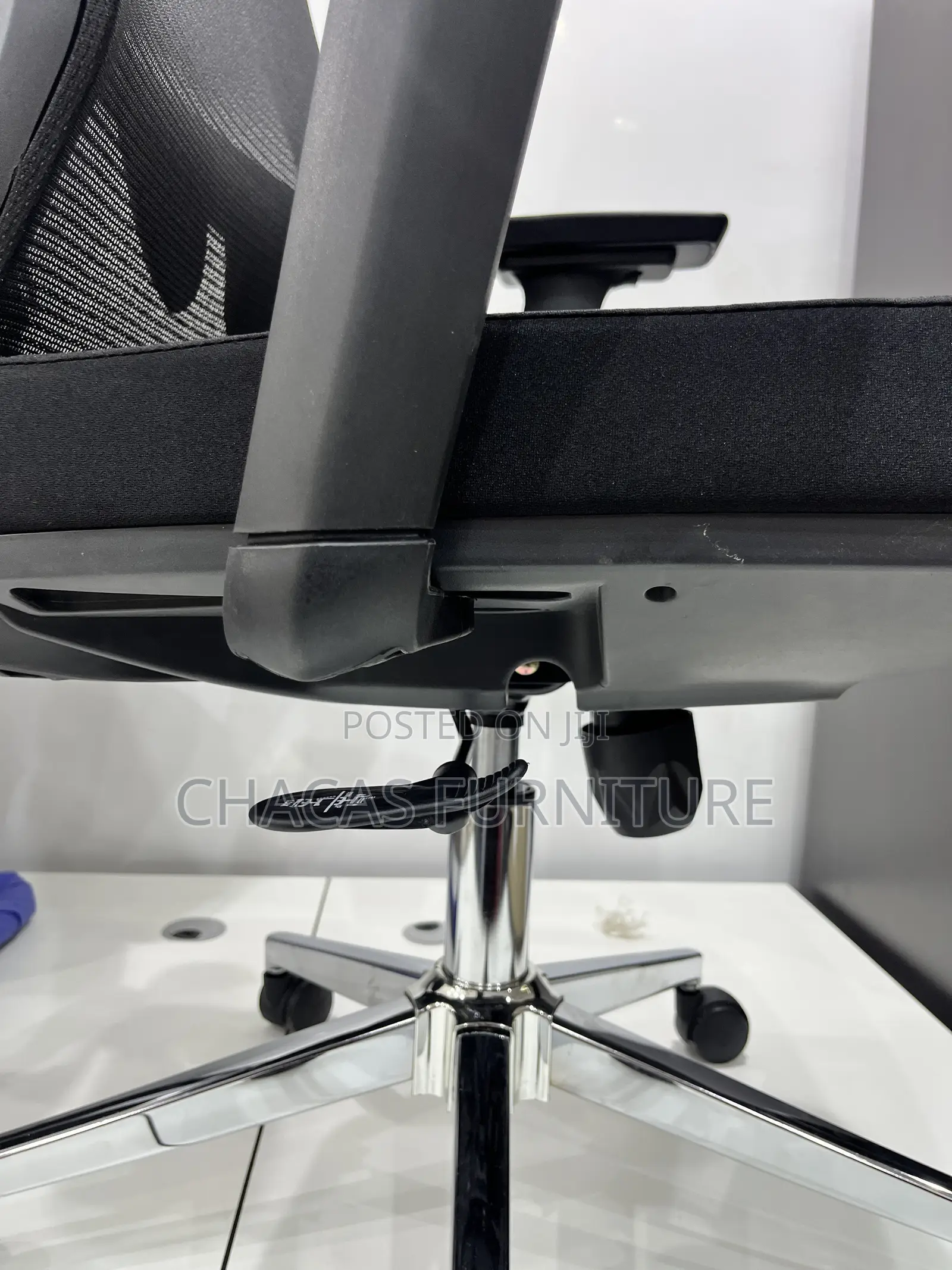 Premium Ergonomic Mesh Office Chair With Butterfly Lumbar Support