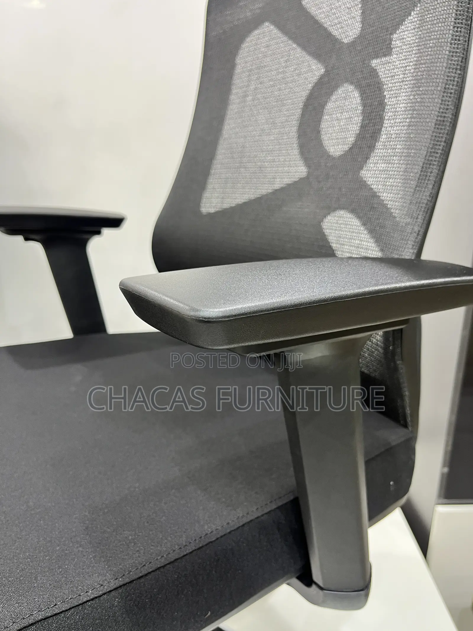 Premium Ergonomic Mesh Office Chair With Butterfly Lumbar Support