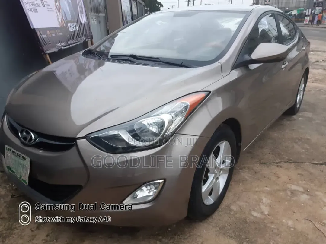 Hyundai Elantra Limited Sedan FWD (1.8L 4cyl 6A) 2013 Gray