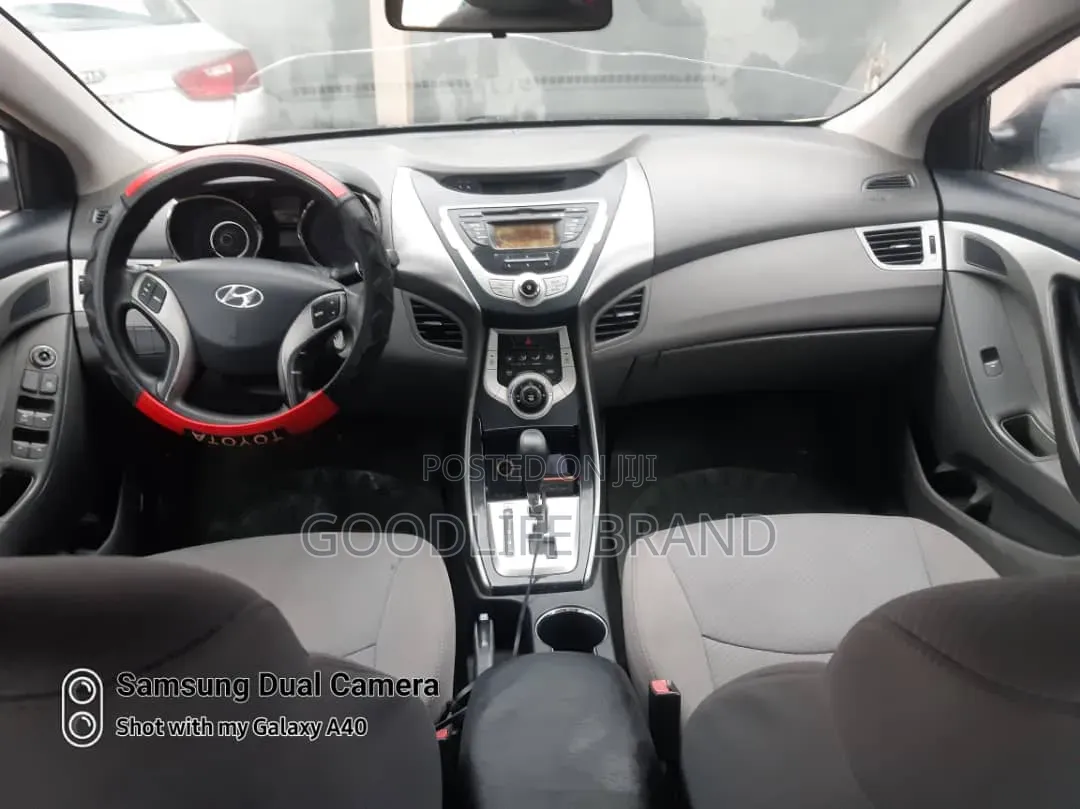 Hyundai Elantra Limited Sedan FWD (1.8L 4cyl 6A) 2013 Gray