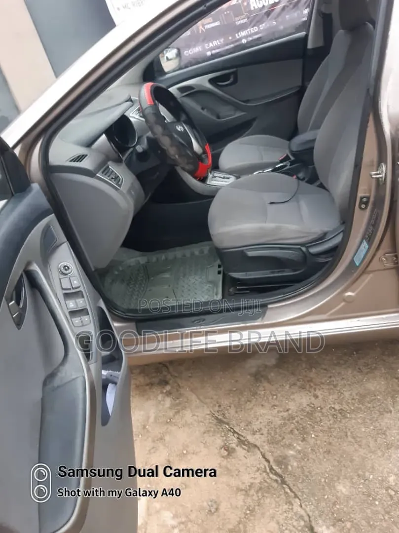 Hyundai Elantra Limited Sedan FWD (1.8L 4cyl 6A) 2013 Gray