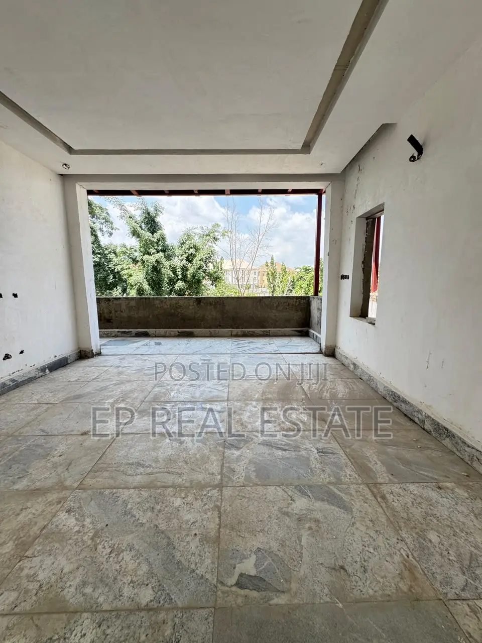5bdrm Duplex in Wuse 2 for sale