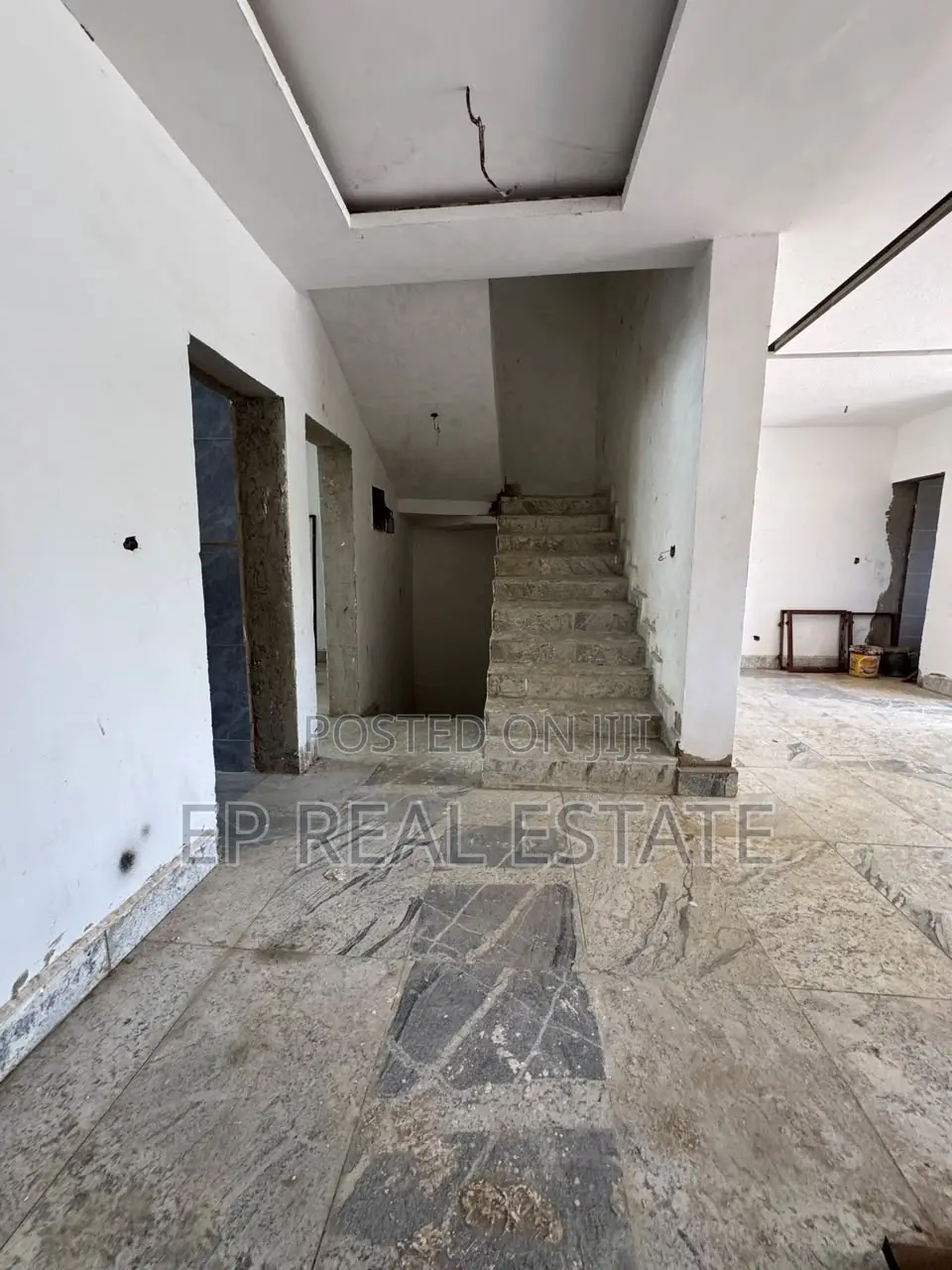 5bdrm Duplex in Wuse 2 for sale