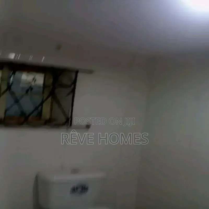 3bdrm Block of Flats in Oworonshoki / Gbagada for rent