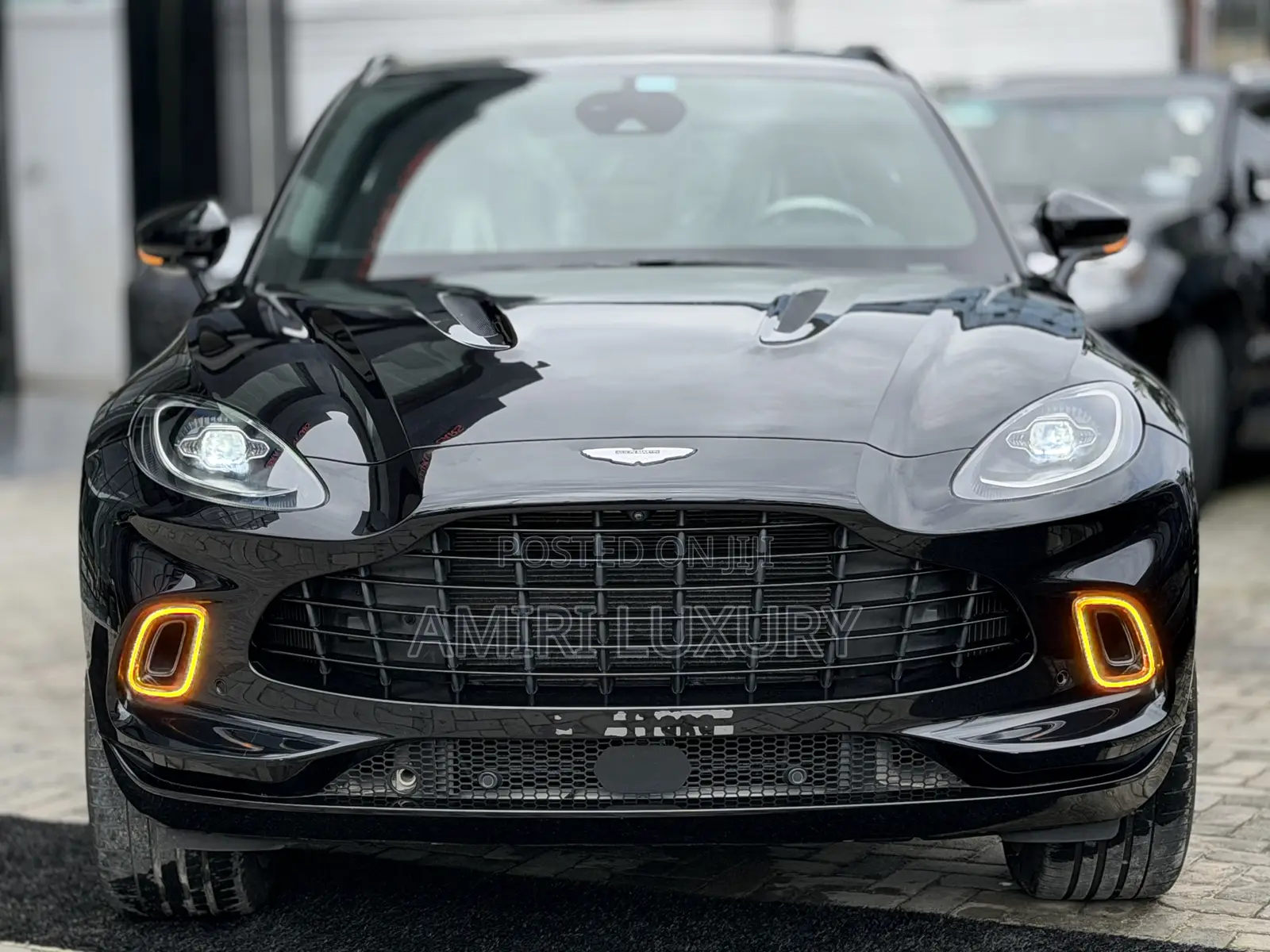 Aston Martin DBX 2021 Black
