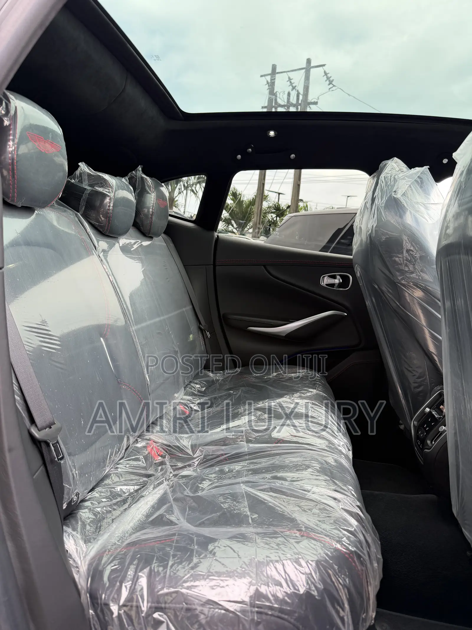 Aston Martin DBX 2021 Black
