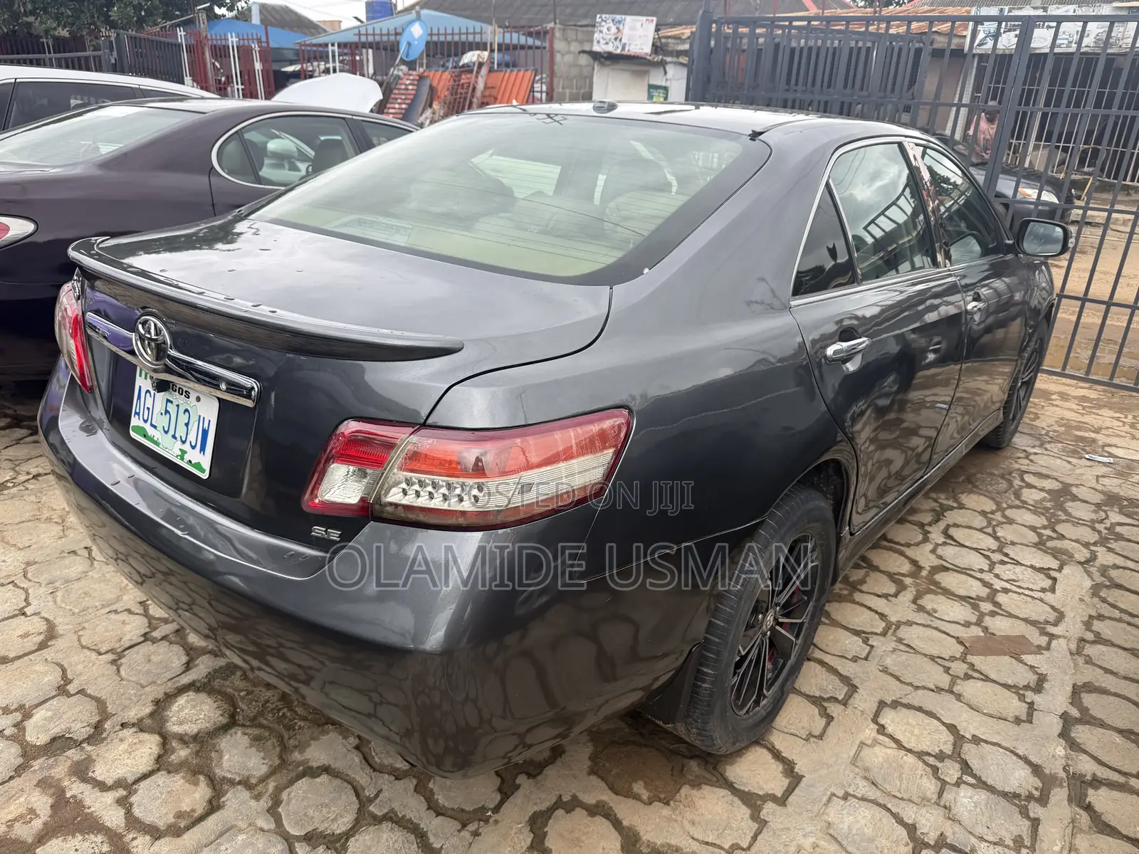 Toyota Camry LE 4dr Sedan (2.5L 4cyl 6A) 2011 Gray
