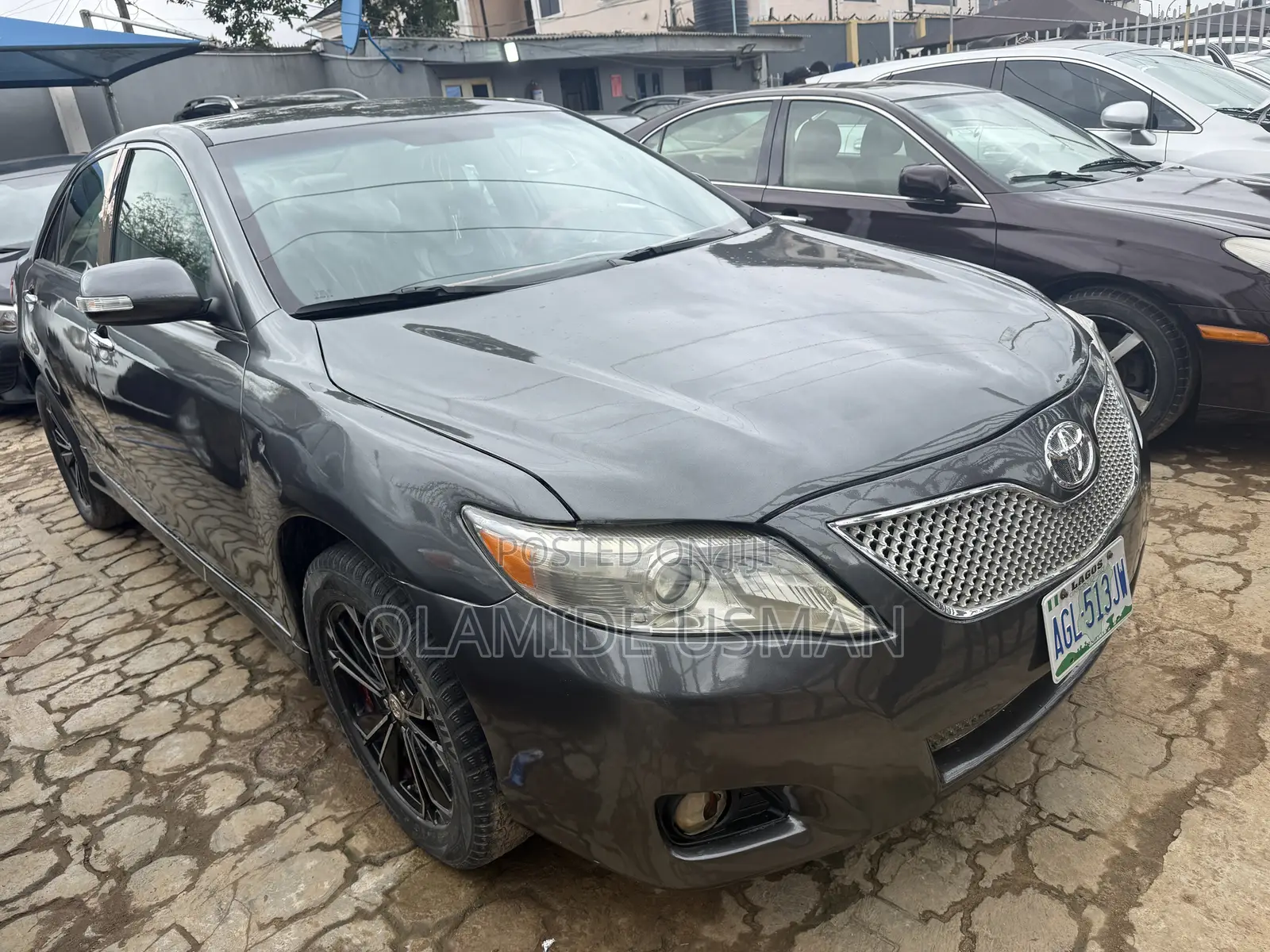 Toyota Camry LE 4dr Sedan (2.5L 4cyl 6A) 2011 Gray