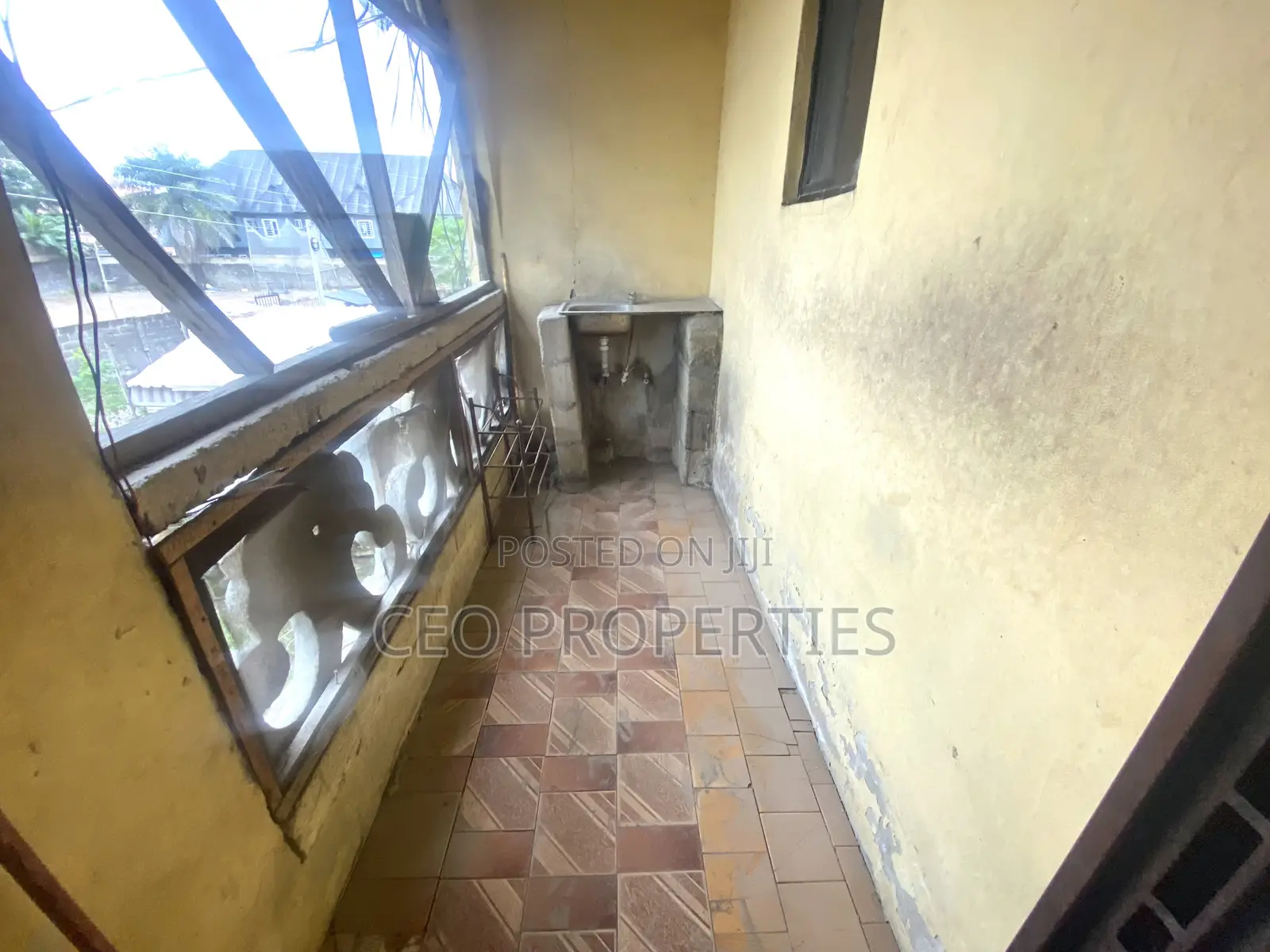 1bdrm Bedsitter in Ado Roundabout Axis, Ajah for rent