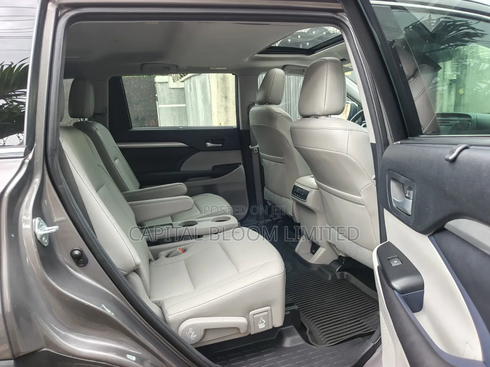 Toyota Highlander XLE 4x4 V6 (3.5L 6cyl 8A) 2017 Gray