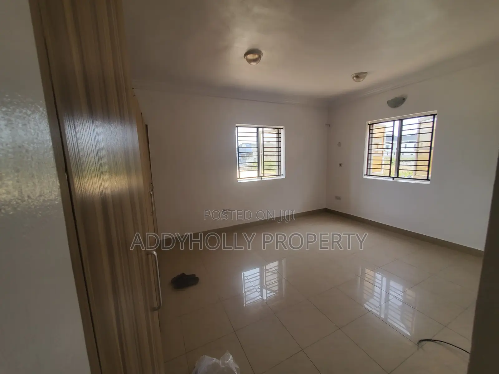 3bdrm Apartment in Ikota for sale