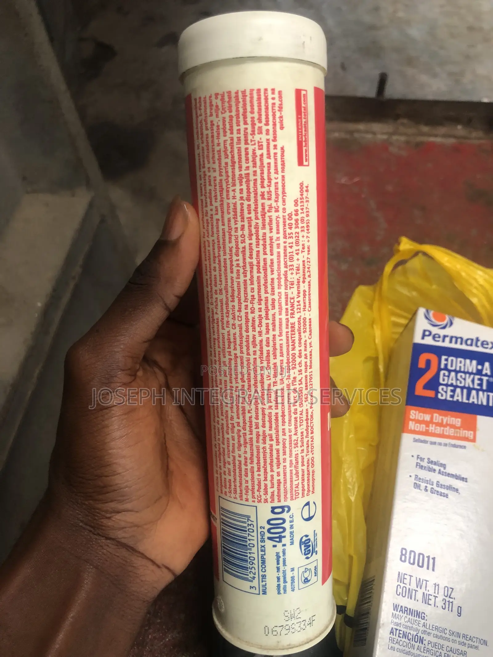 Total Multis Complex SHD 2, a Synthetic Heavy-Duty Grease.