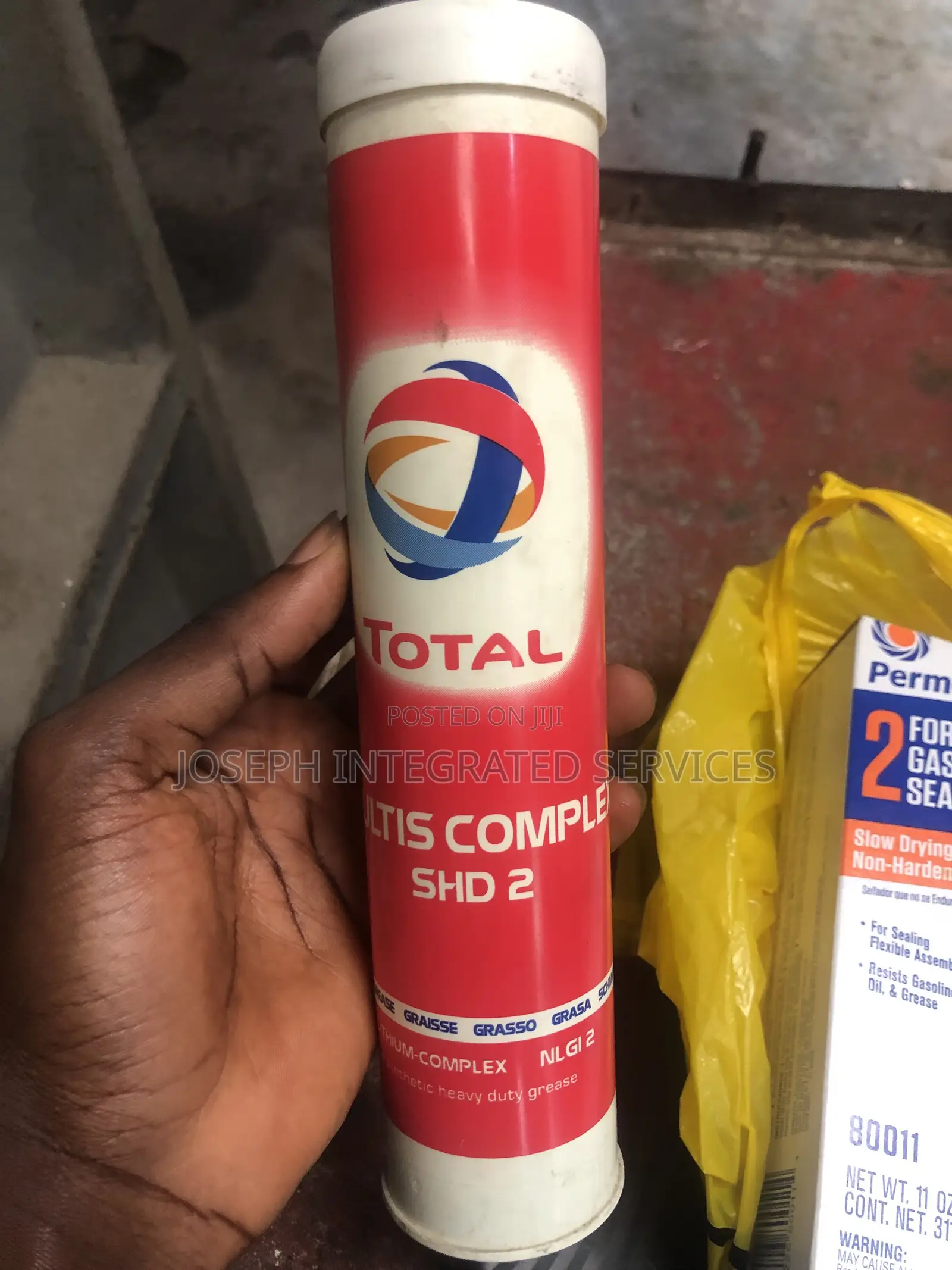 Total Multis Complex SHD 2, a Synthetic Heavy-Duty Grease.