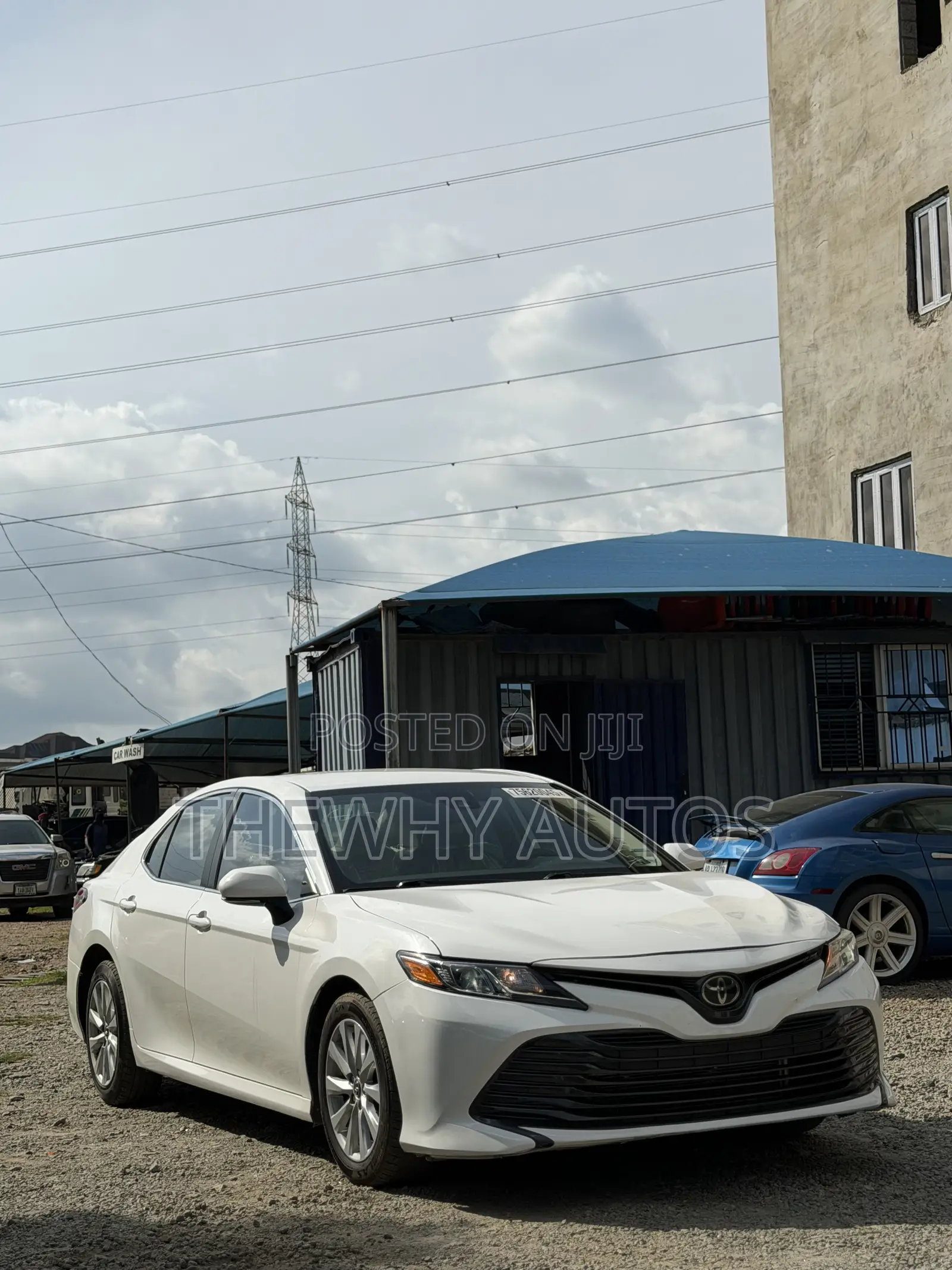 Toyota Camry LE (2.5L 4cyl 8A) 2019 White