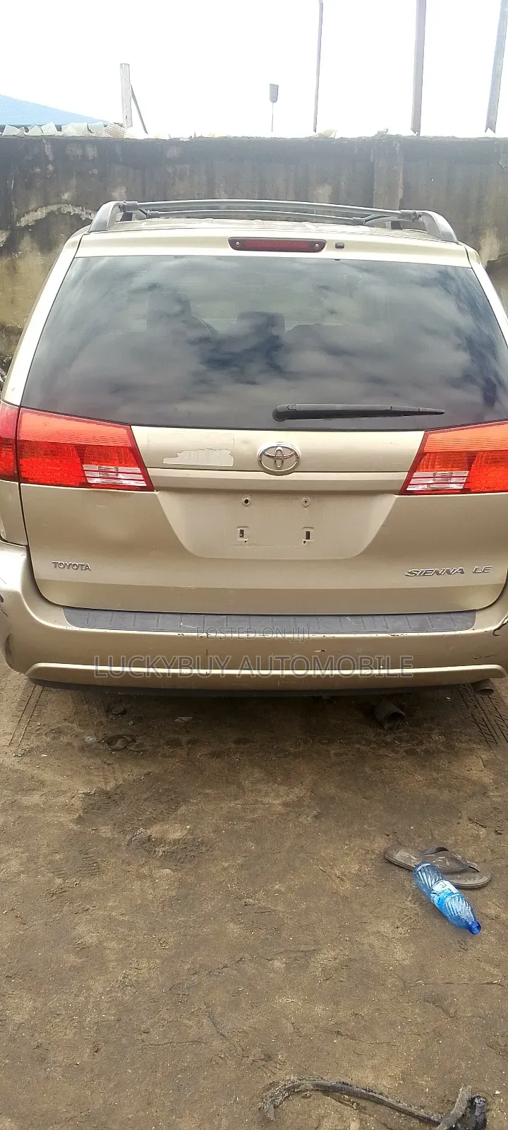 Toyota Sienna 2004 Gold