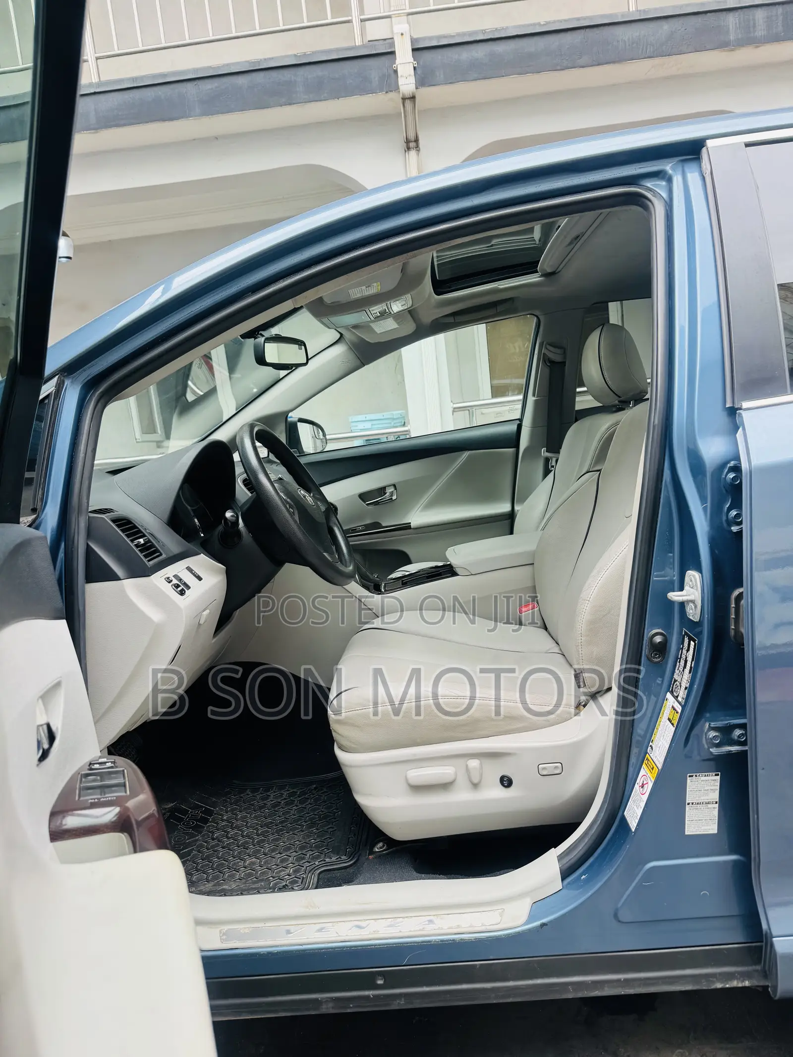 Toyota Venza V6 AWD 2011 Blue