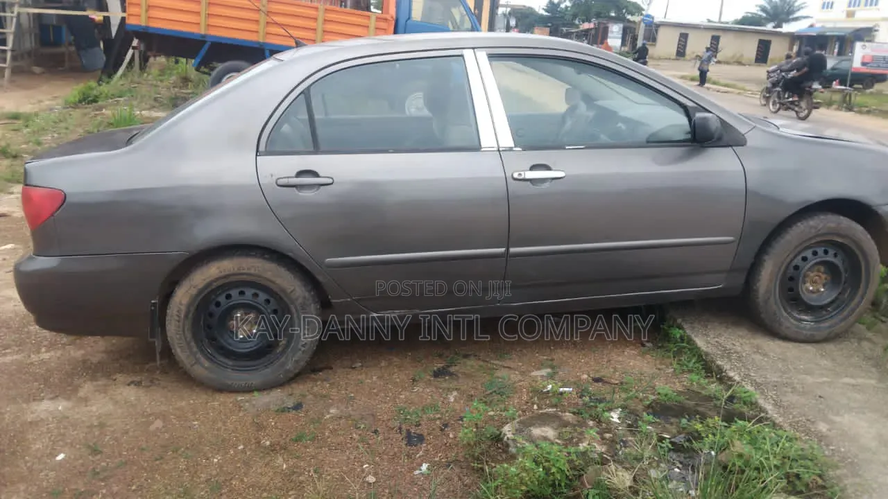 Toyota Corolla 2004 Gray