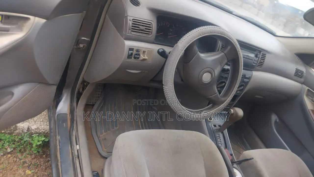 Toyota Corolla 2004 Gray