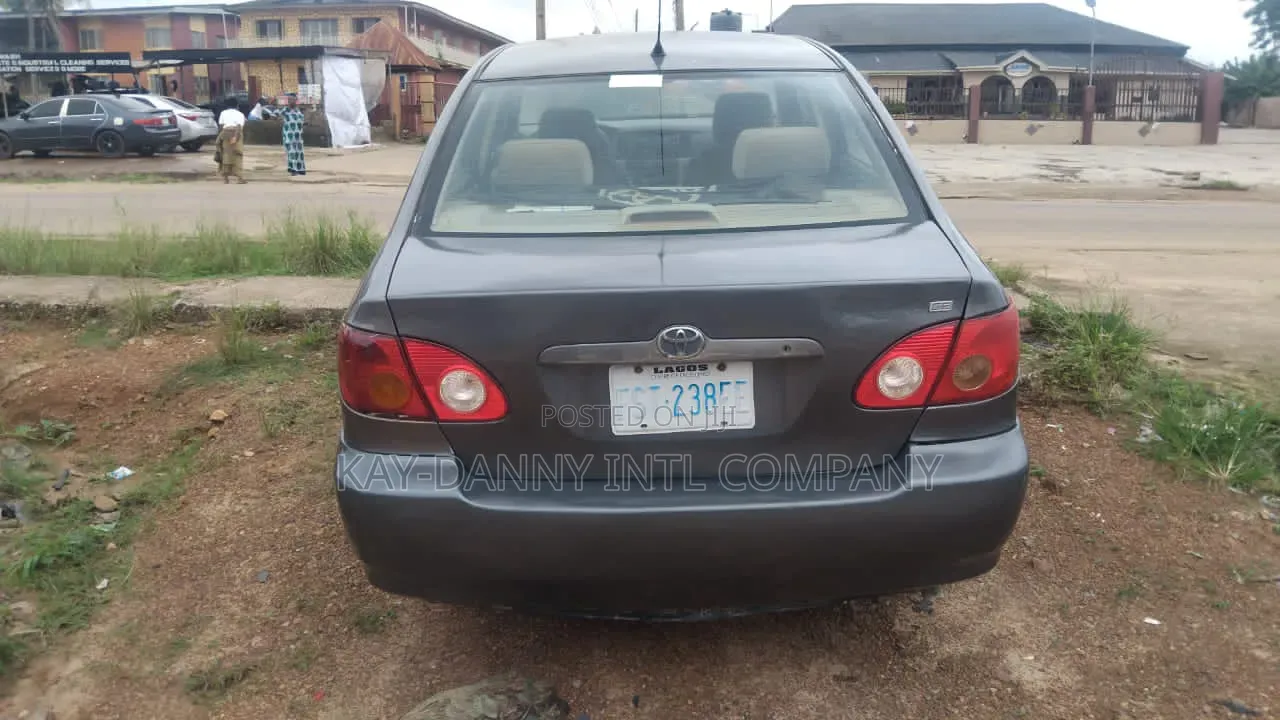 Toyota Corolla 2004 Gray