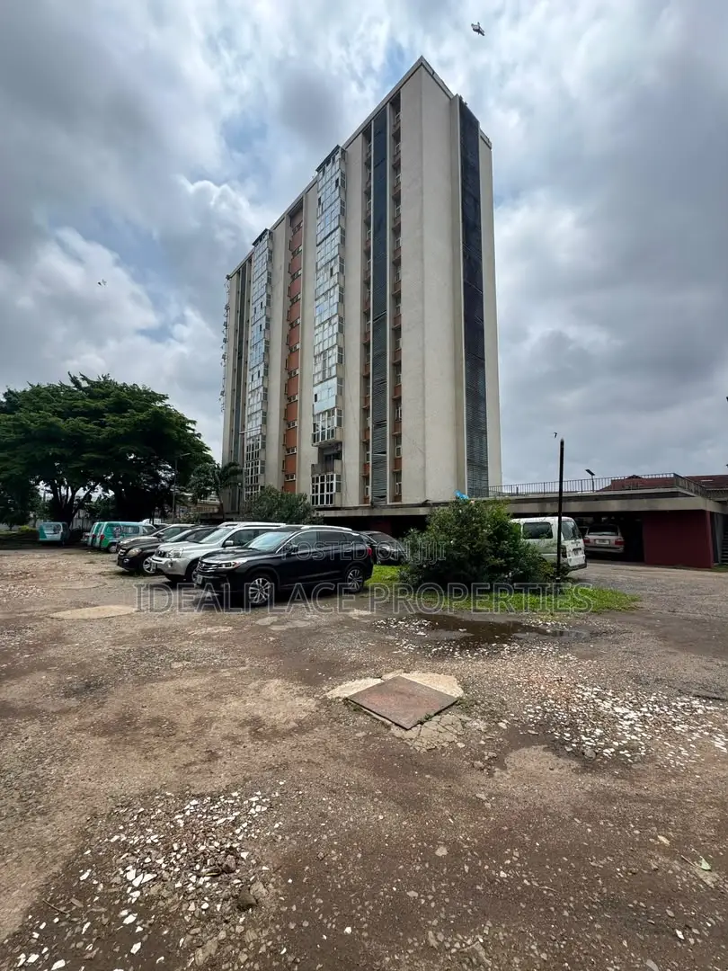Furnished 3bdrm Apartment in Eric Moore for sale