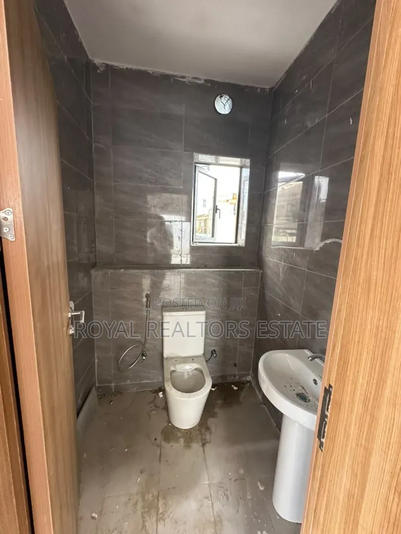 5bdrm Duplex in Asokoro for sale