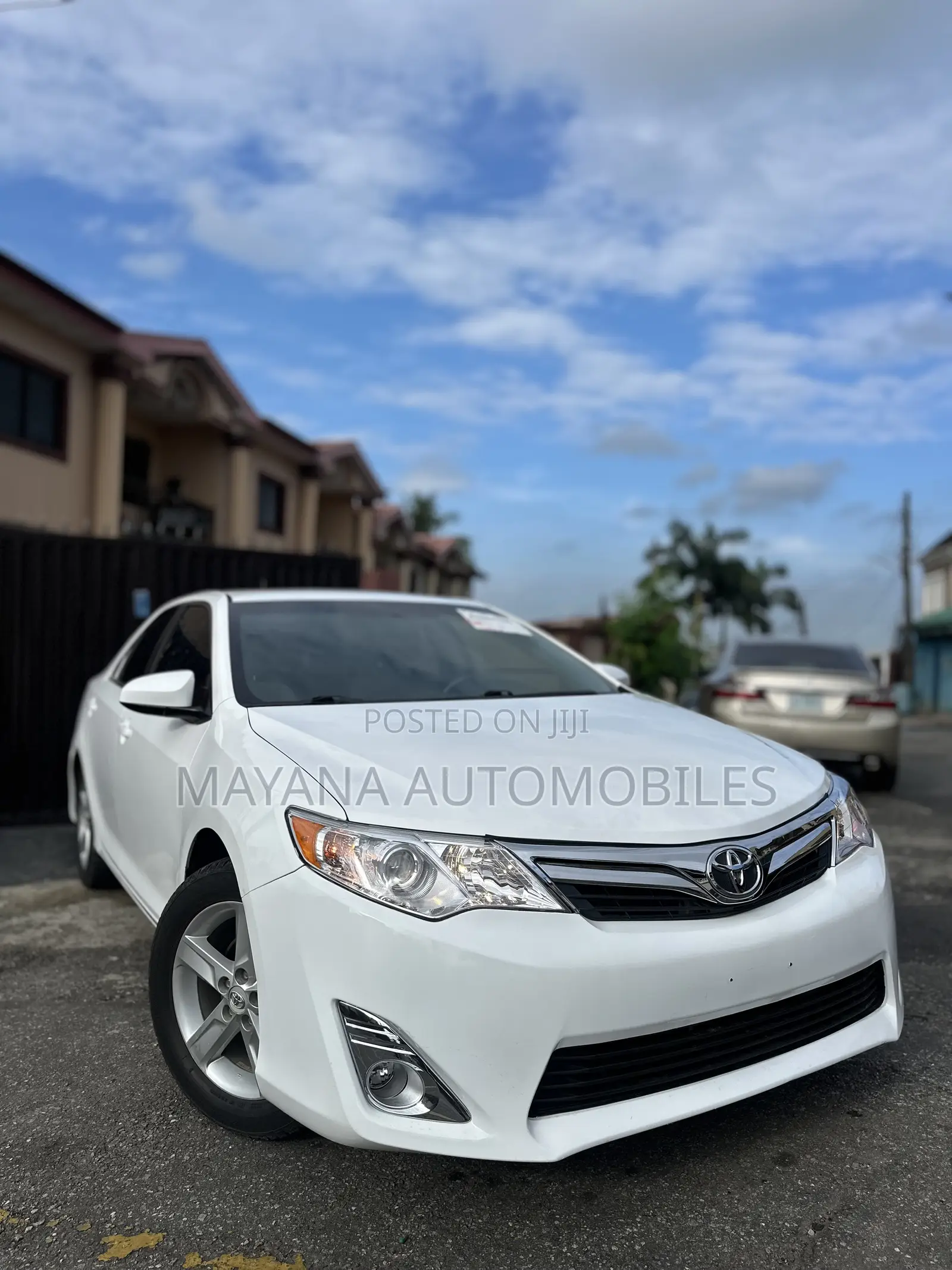 Toyota Camry LE 4dr Sedan (2.5L 4cyl 6A) 2013 White