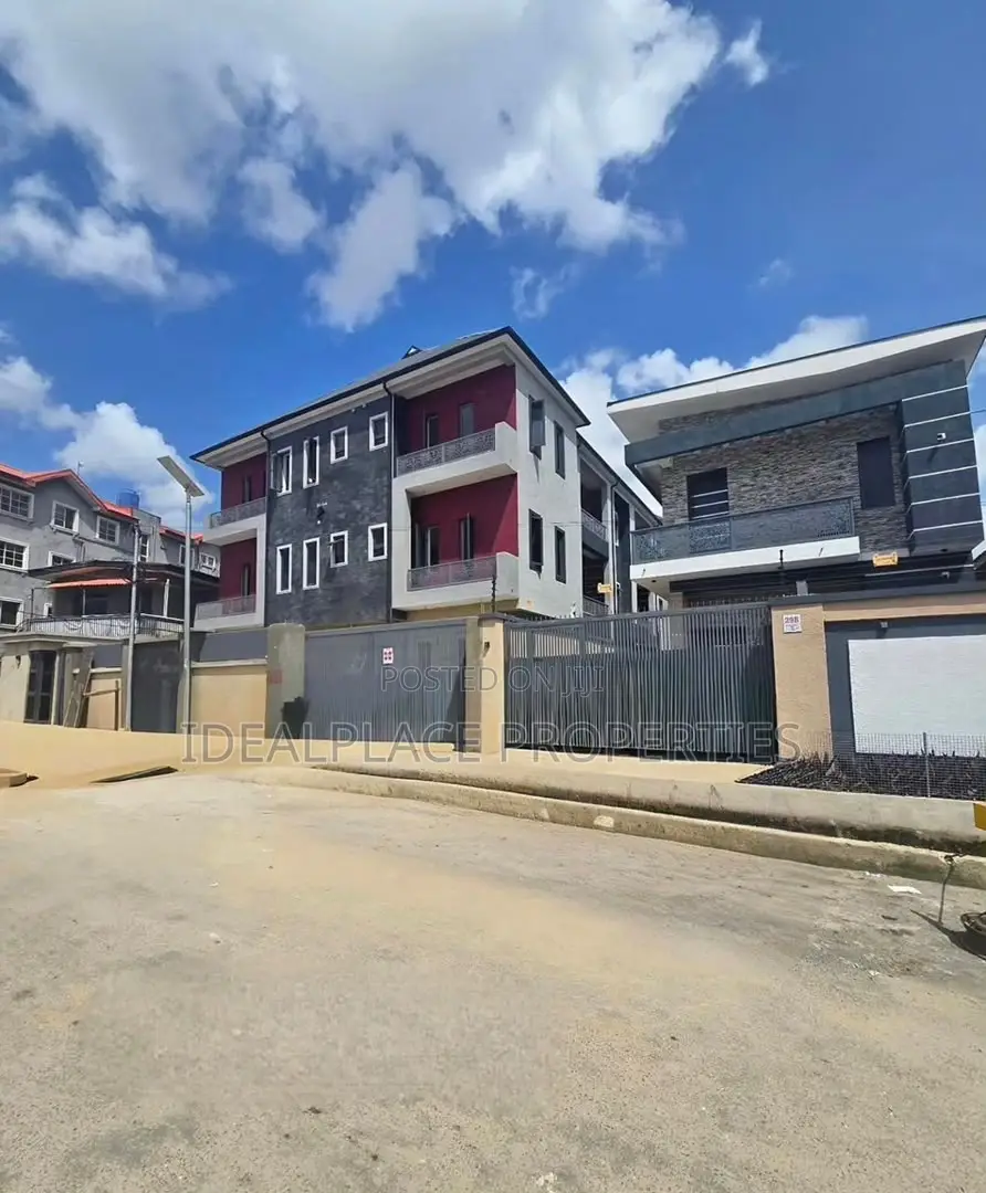 3bdrm Apartment in Gbagada for sale