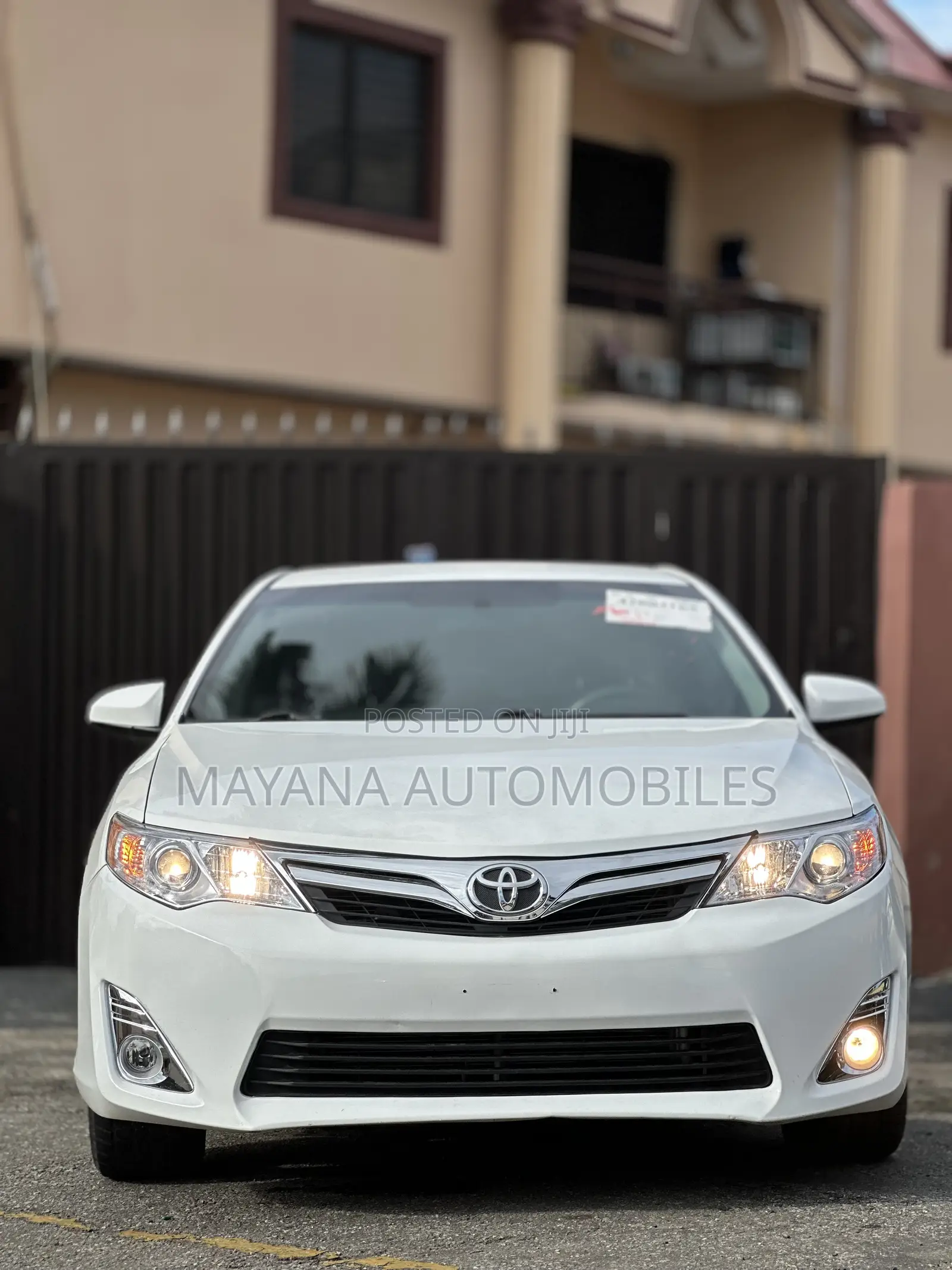Toyota Camry LE 4dr Sedan (2.5L 4cyl 6A) 2013 White
