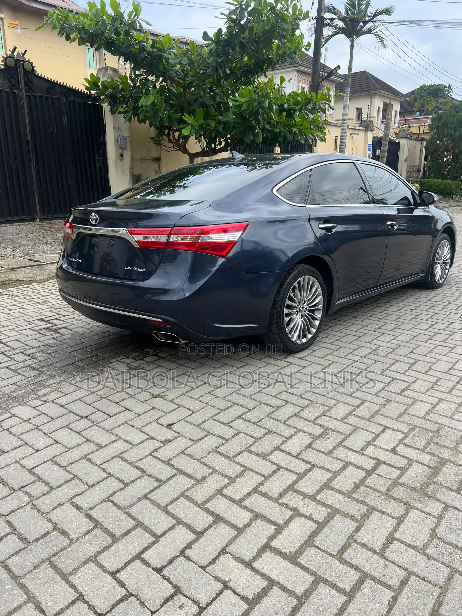 Toyota Avalon Limited FWD Sedan (3.6L 6cyl 6A) 2016 Gray