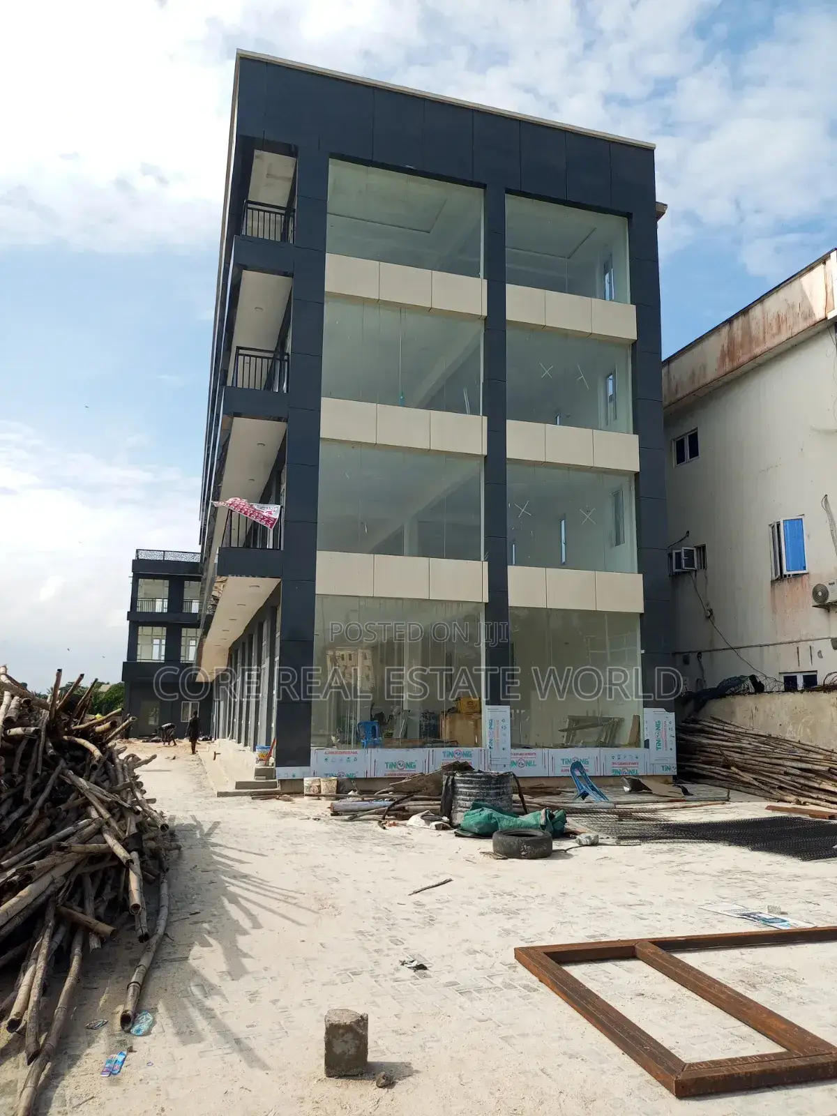 Brand New Spacious Shop Facing Express for Rent in Awoyaya