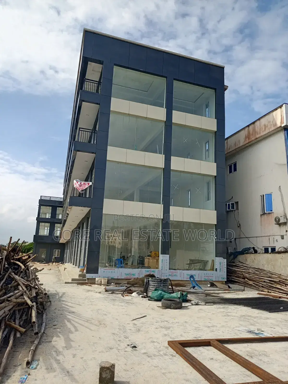 Brand New Spacious Shop Facing Express for Rent in Awoyaya