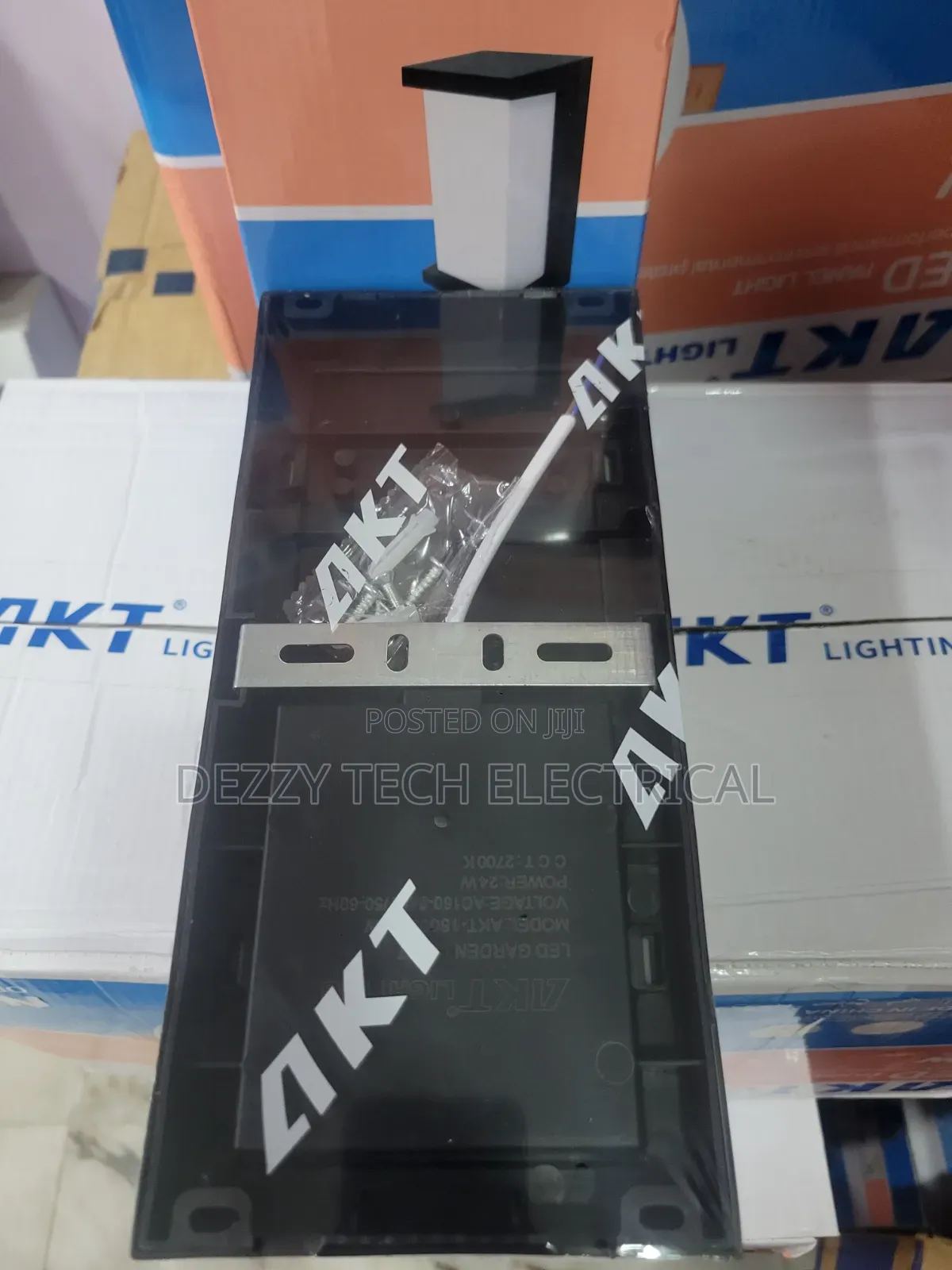 AKT LED Wall Light – 24W